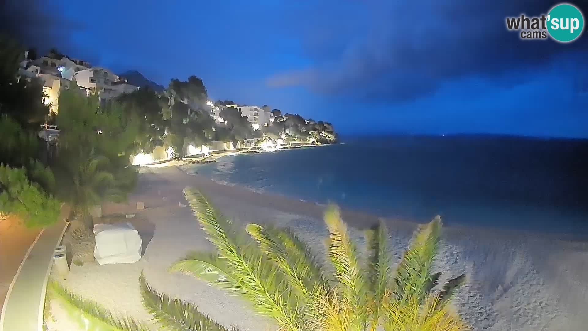 Web kamera Plaža Lučica Brela – Pogled uživo na jadransku obalu