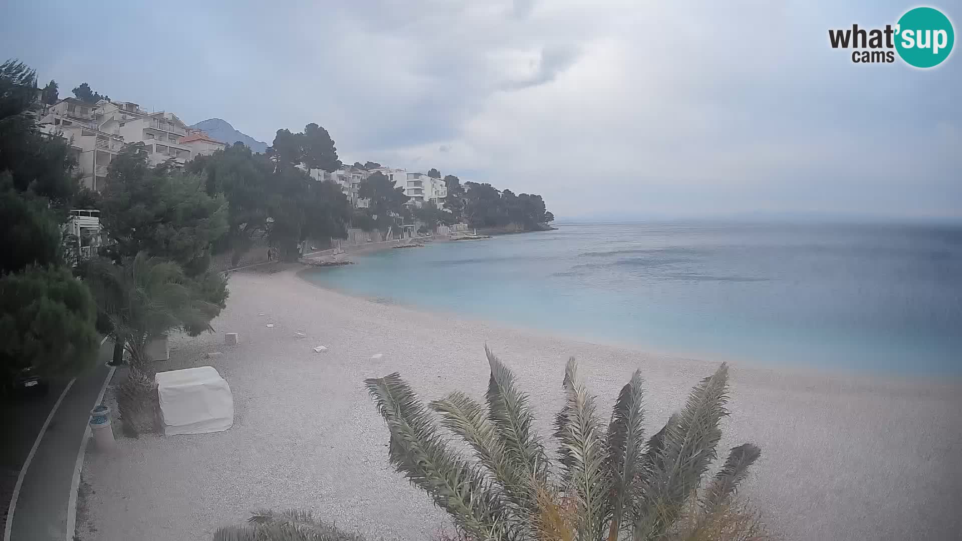 Spletna kamera Plaža Lučica Brela – Pogled v živo na Jadransko obalo