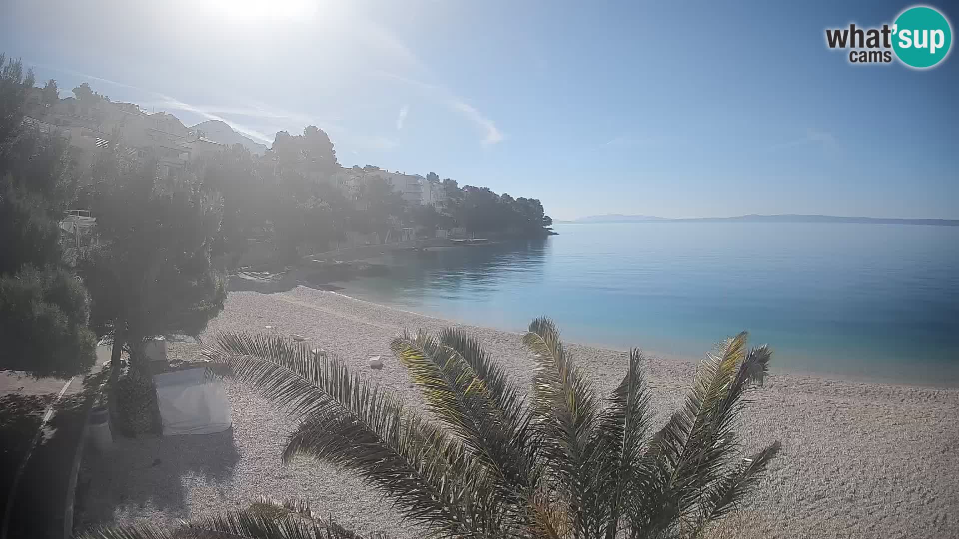 Web kamera Plaža Lučica Brela – Pogled uživo na jadransku obalu