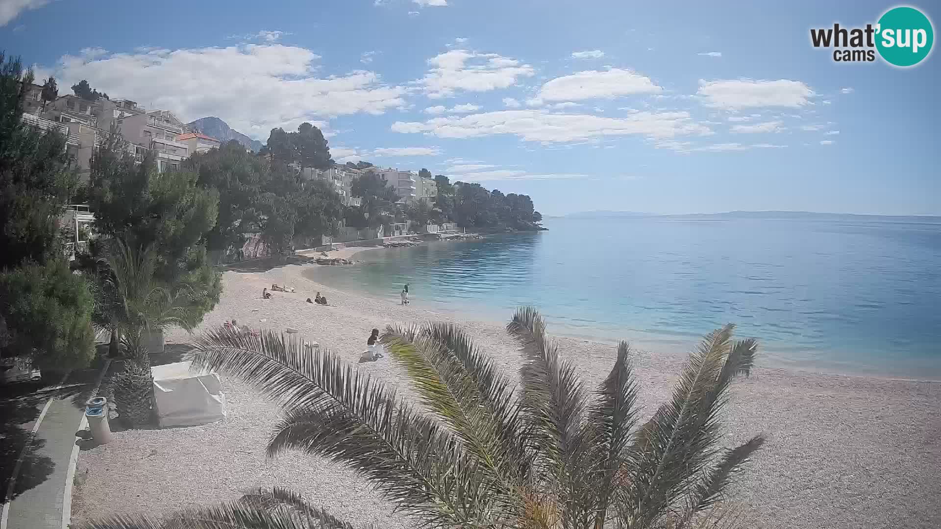 Web kamera Plaža Lučica Brela – Pogled uživo na jadransku obalu