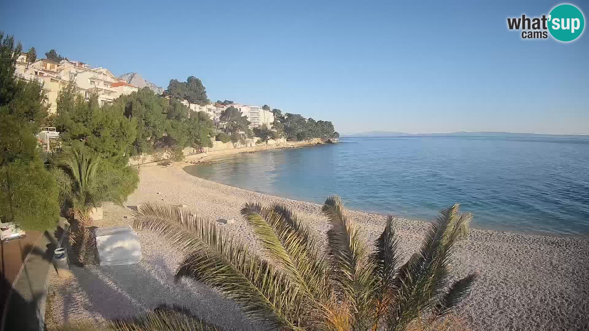 Spletna kamera Plaža Lučica Brela – Pogled v živo na Jadransko obalo