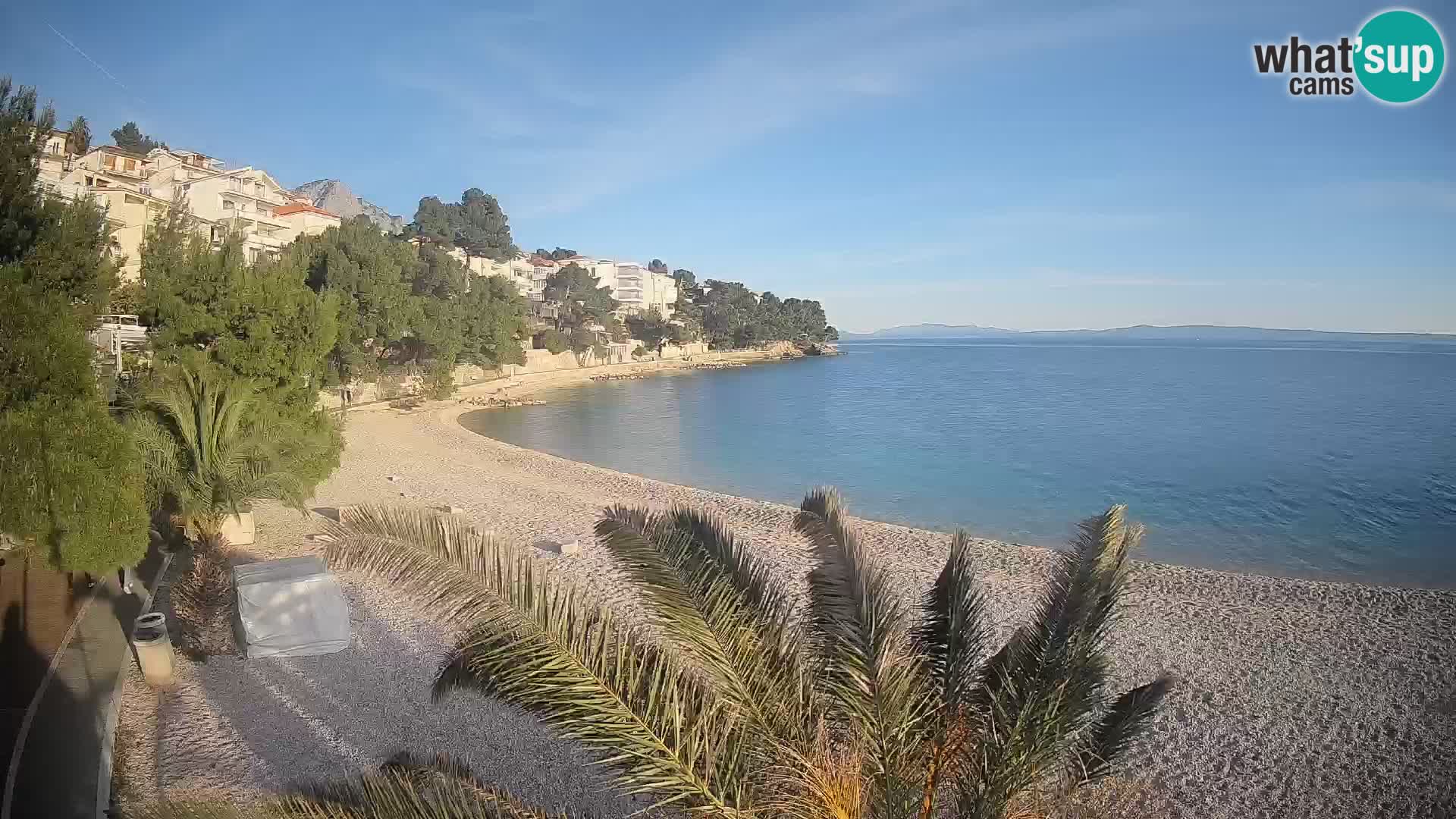 Spletna kamera Plaža Lučica Brela – Pogled v živo na Jadransko obalo