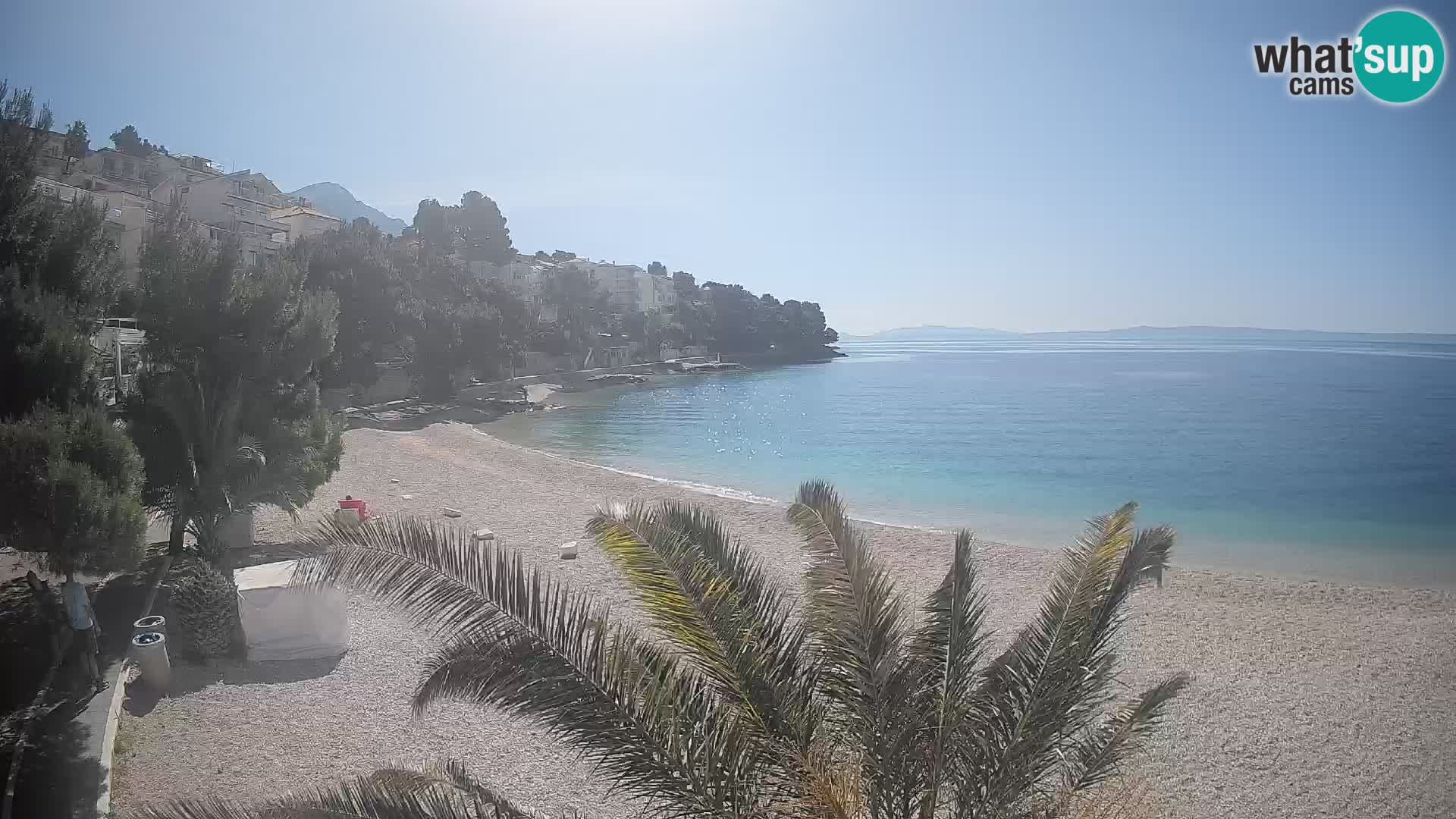 Web kamera Plaža Lučica Brela – Pogled uživo na jadransku obalu