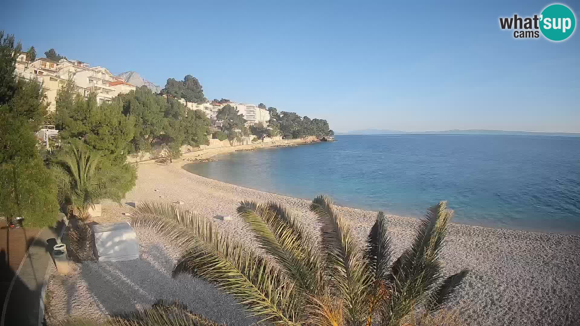 Spletna kamera Plaža Lučica Brela – Pogled v živo na Jadransko obalo
