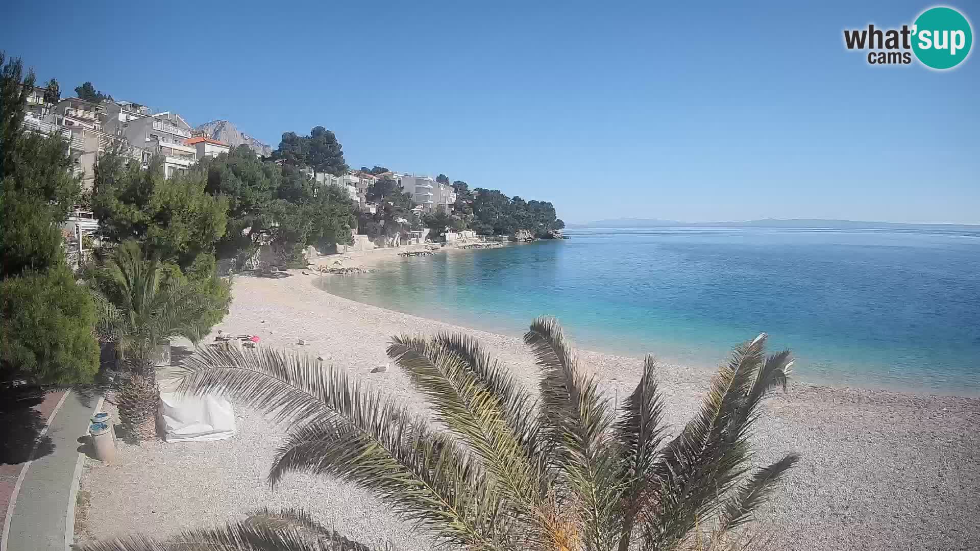 Web kamera Plaža Lučica Brela – Pogled uživo na jadransku obalu