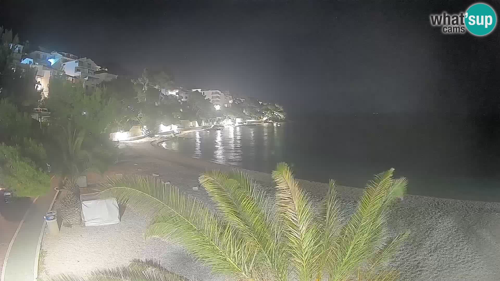 Web kamera Plaža Lučica Brela – Pogled uživo na jadransku obalu