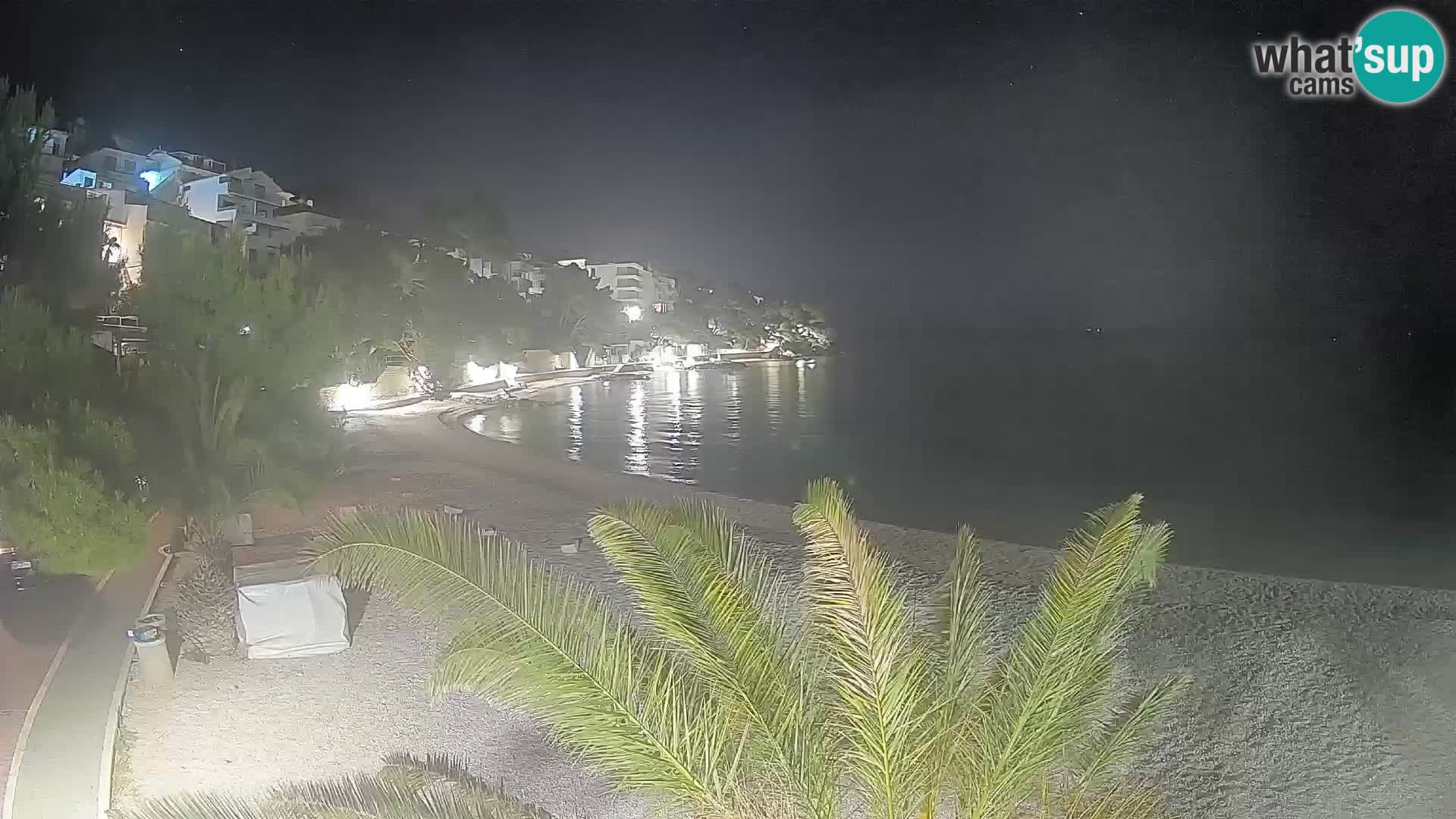 Spletna kamera Plaža Lučica Brela – Pogled v živo na Jadransko obalo