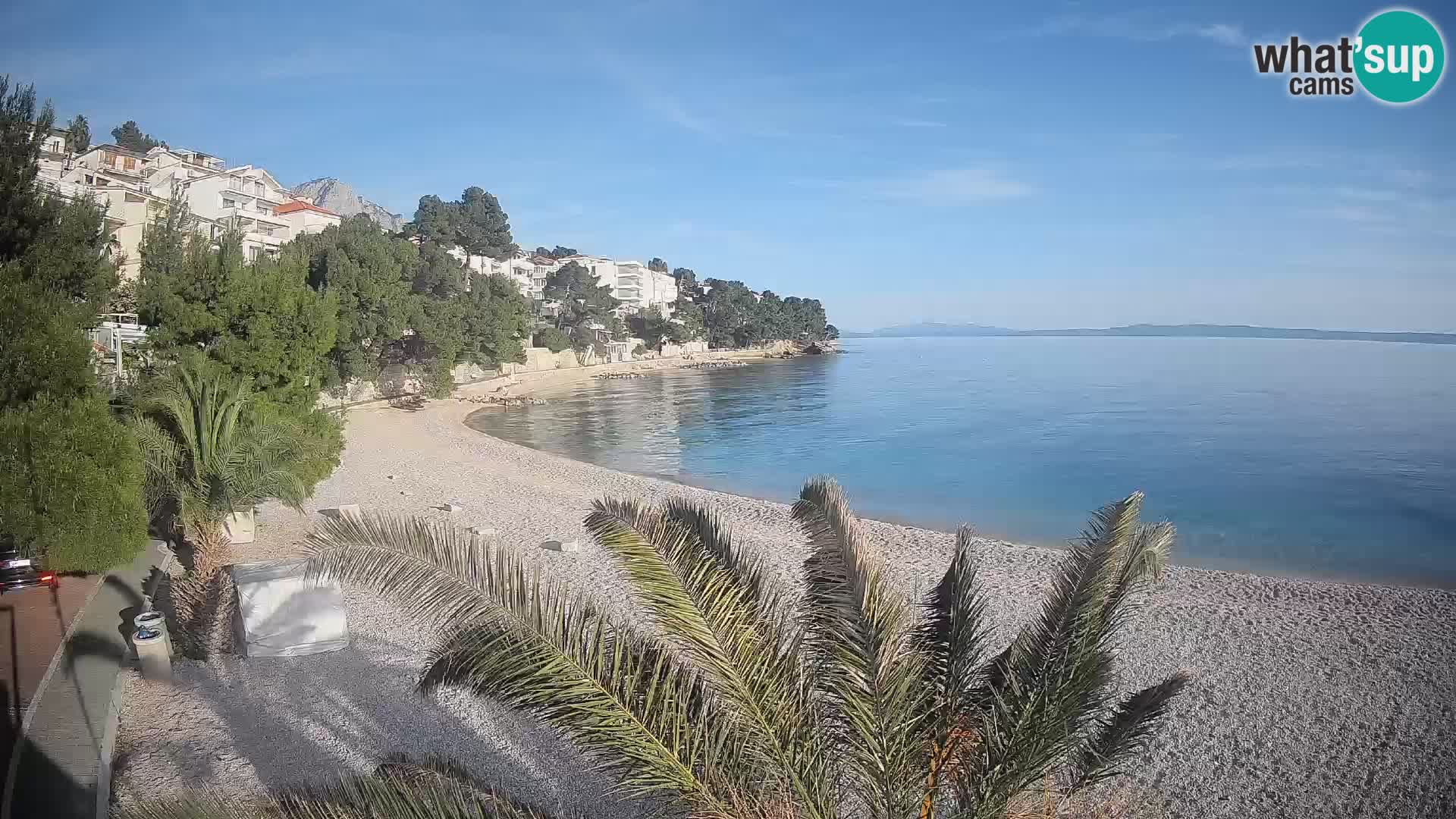 Spletna kamera Plaža Lučica Brela – Pogled v živo na Jadransko obalo