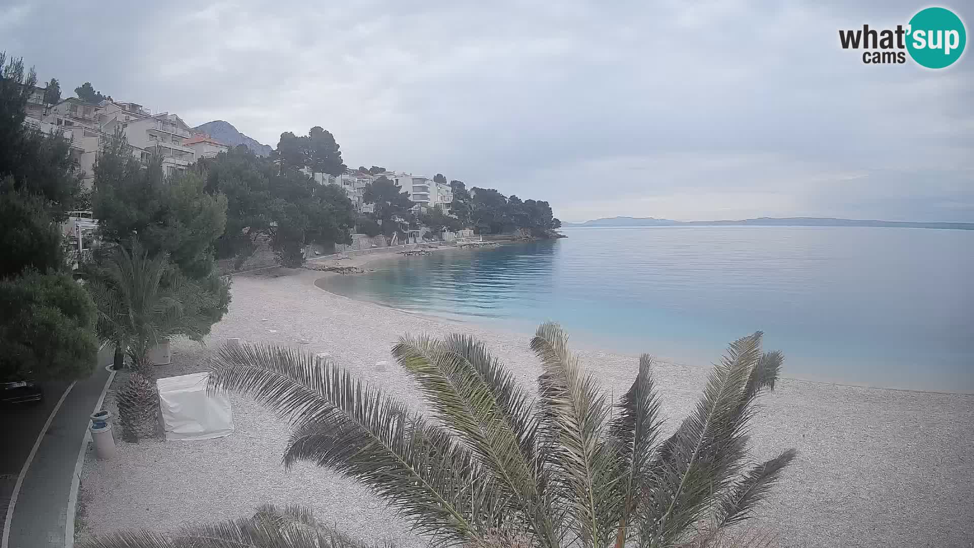 Web kamera Plaža Lučica Brela – Pogled uživo na jadransku obalu