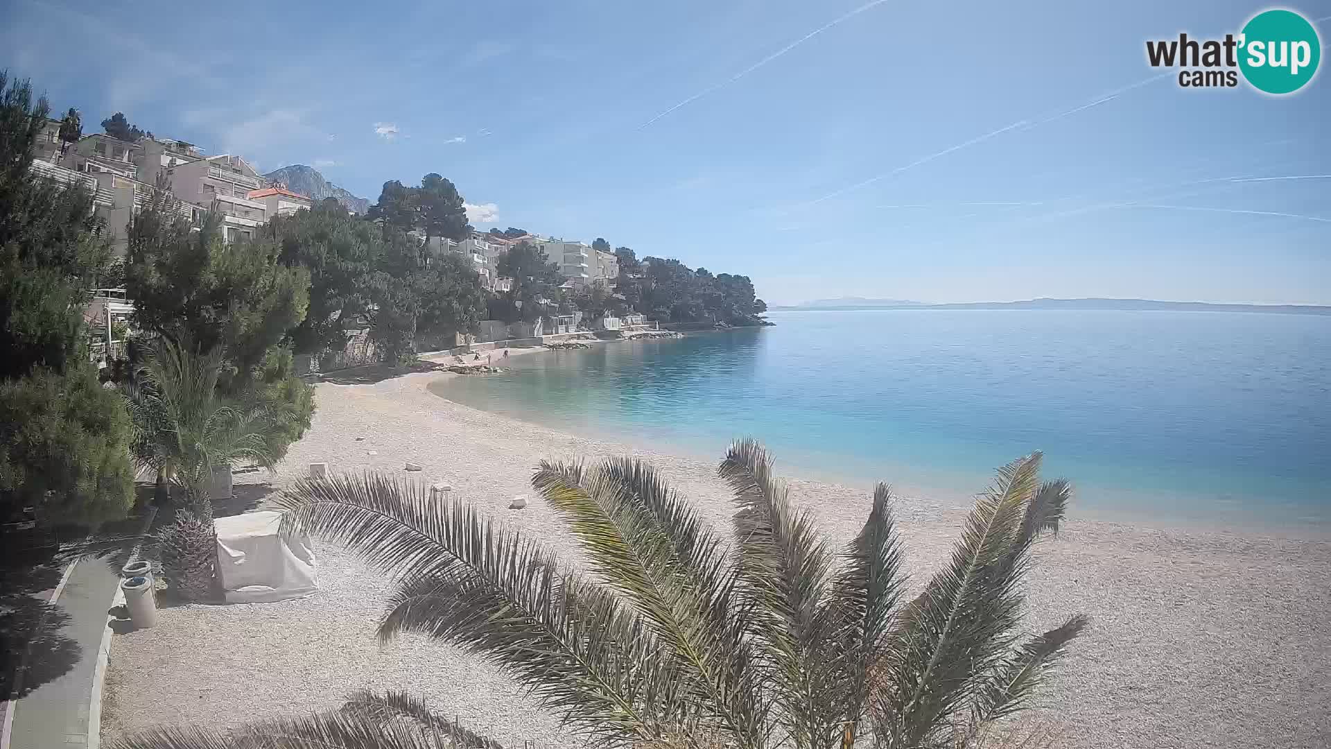 Spletna kamera Plaža Lučica Brela – Pogled v živo na Jadransko obalo