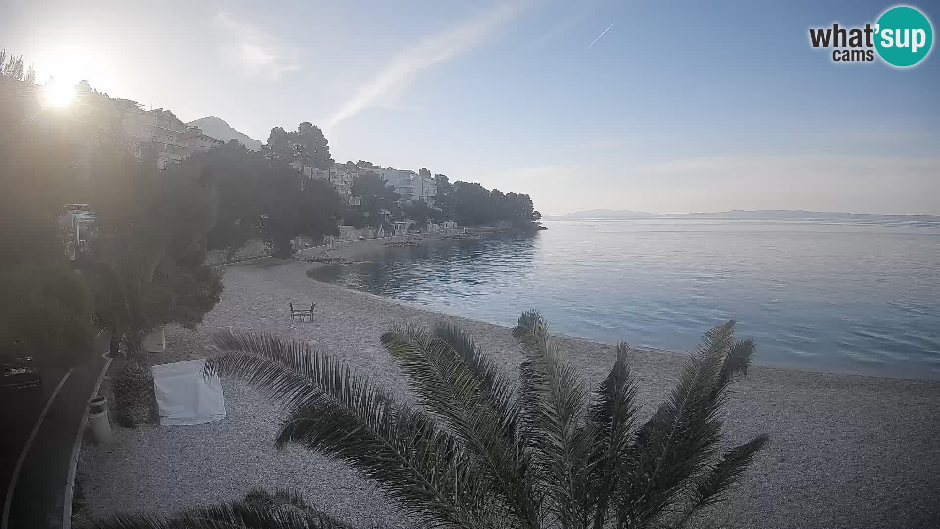 Web kamera Plaža Lučica Brela – Pogled uživo na jadransku obalu