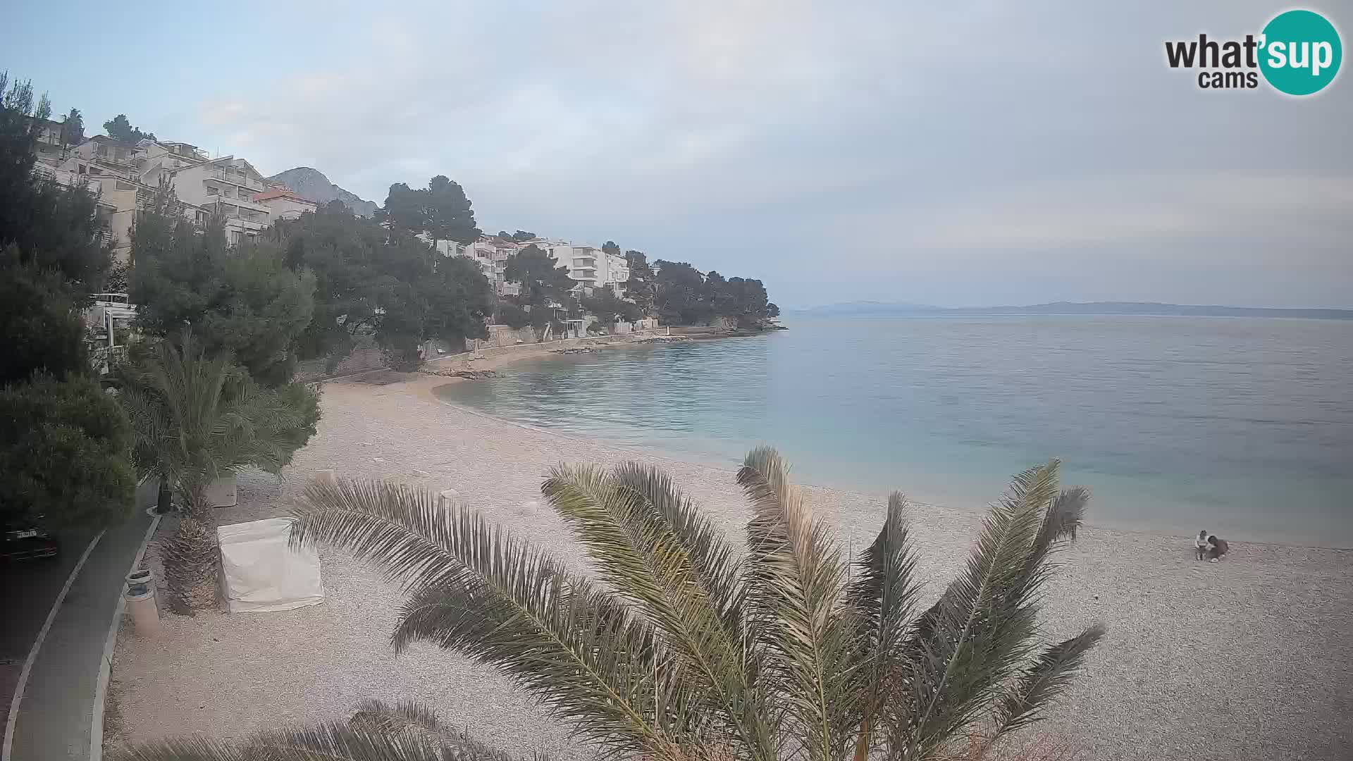 Web kamera Plaža Lučica Brela – Pogled uživo na jadransku obalu