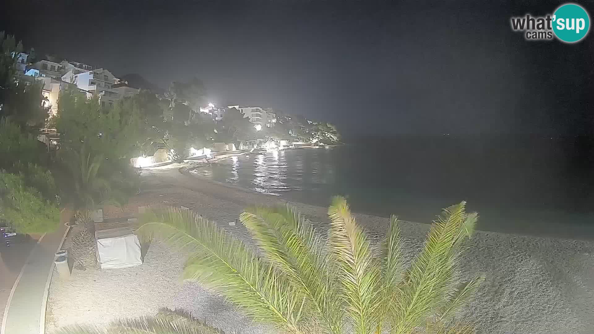 Web kamera Plaža Lučica Brela – Pogled uživo na jadransku obalu