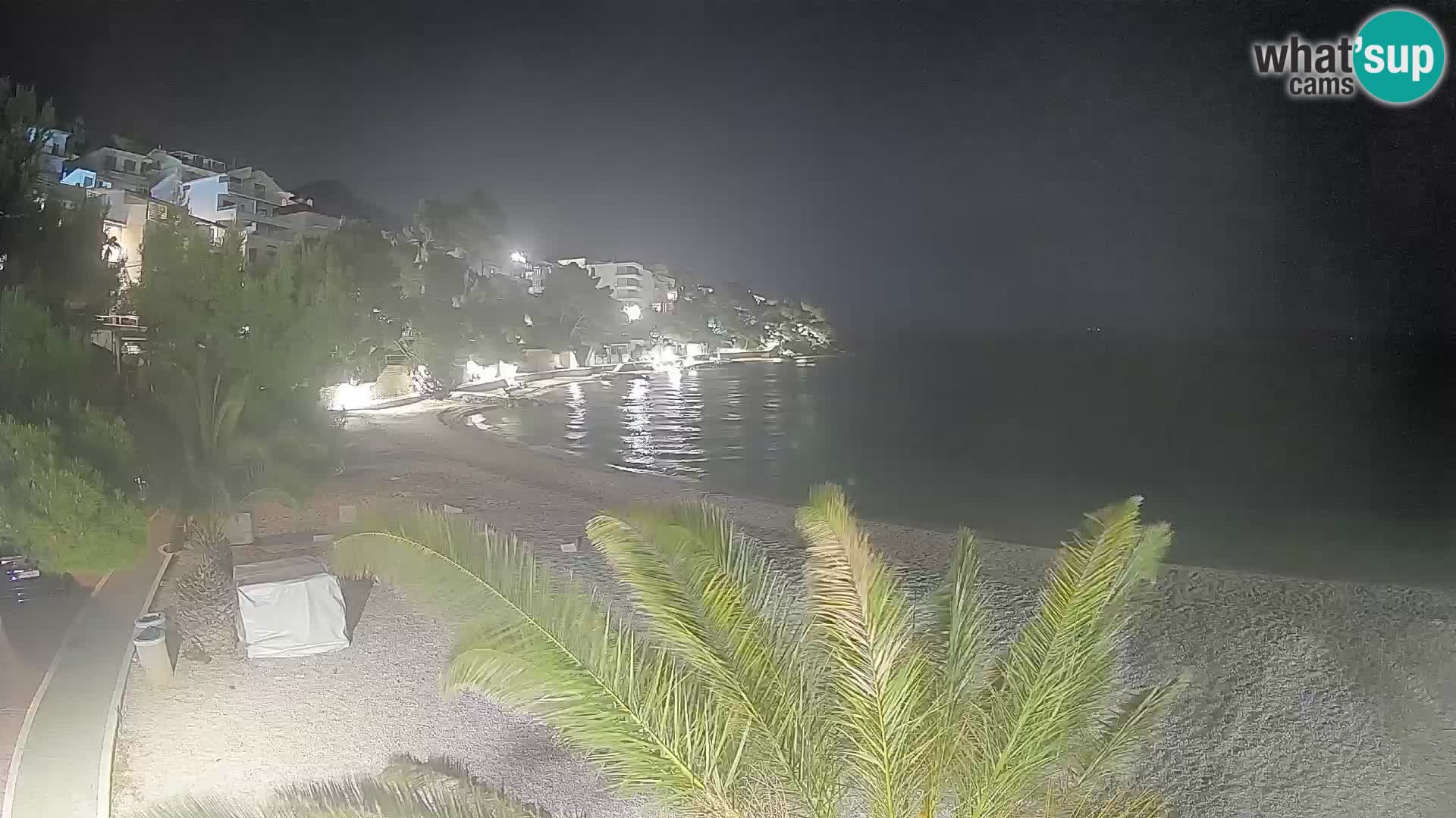 Web kamera Plaža Lučica Brela – Pogled uživo na jadransku obalu