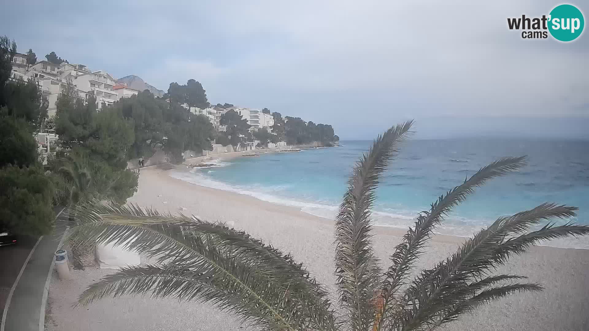 Spletna kamera Plaža Lučica Brela – Pogled v živo na Jadransko obalo