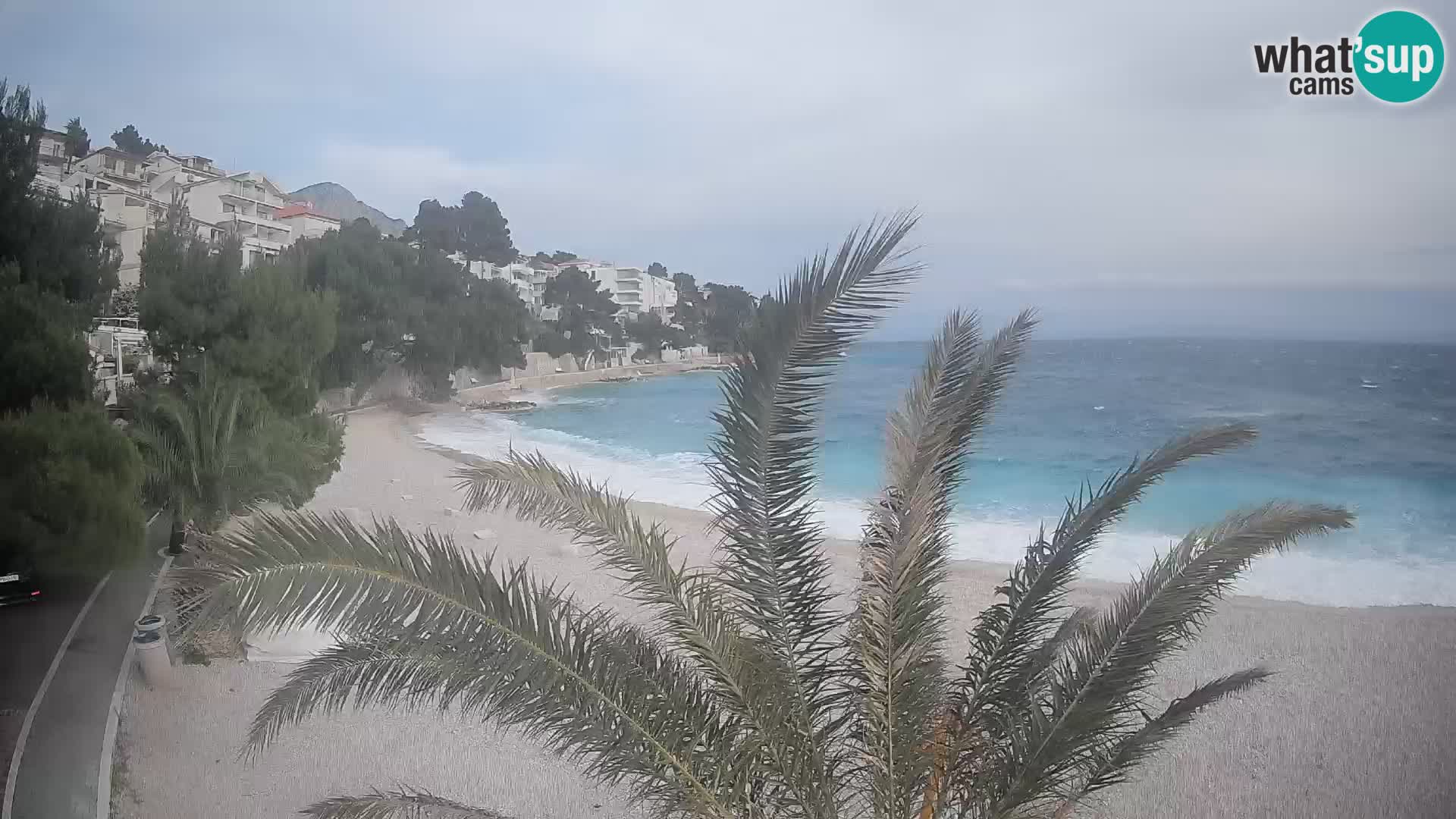 Web kamera Plaža Lučica Brela – Pogled uživo na jadransku obalu