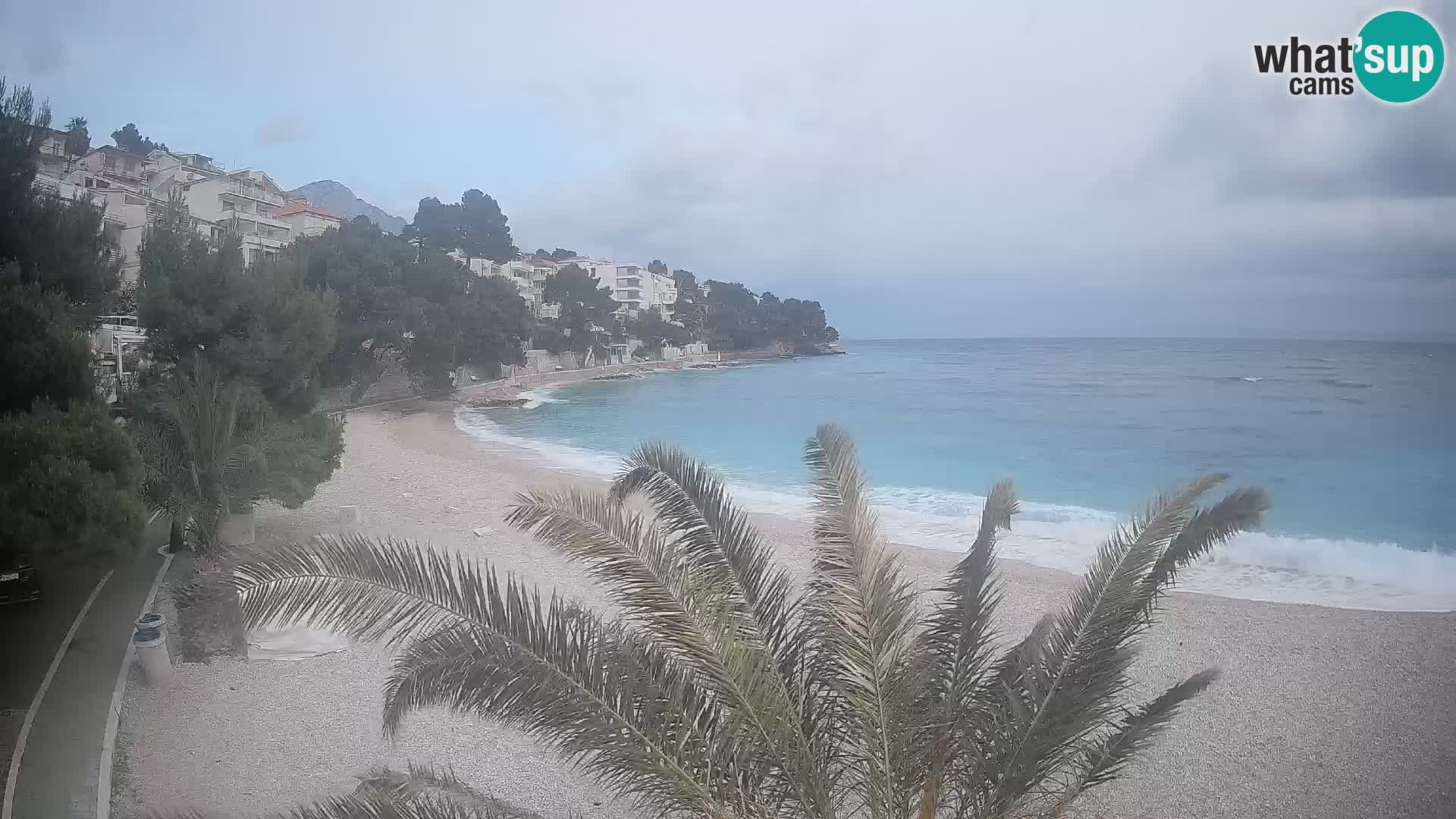 Web kamera Plaža Lučica Brela – Pogled uživo na jadransku obalu