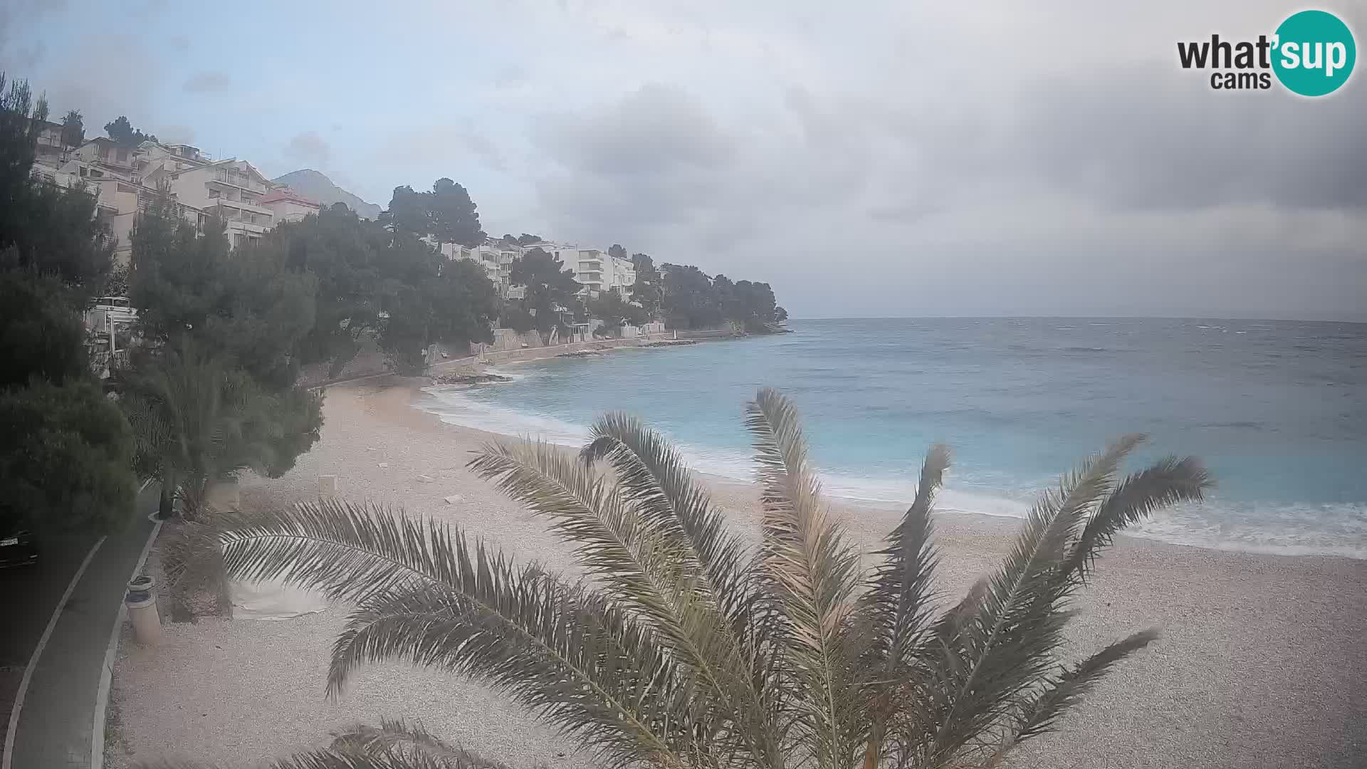 Web kamera Plaža Lučica Brela – Pogled uživo na jadransku obalu