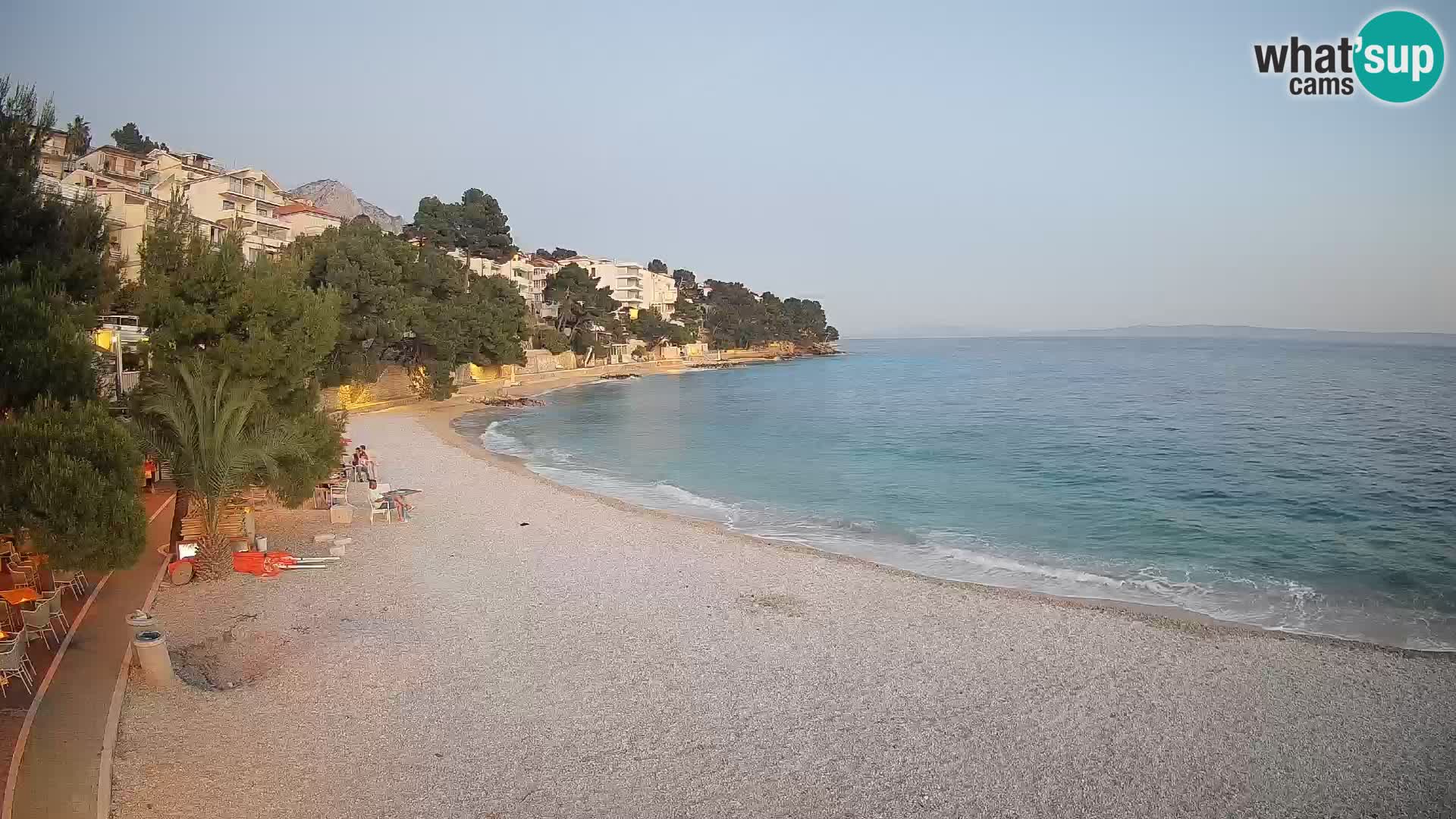 Spletna kamera Plaža Lučica Brela – Pogled v živo na Jadransko obalo
