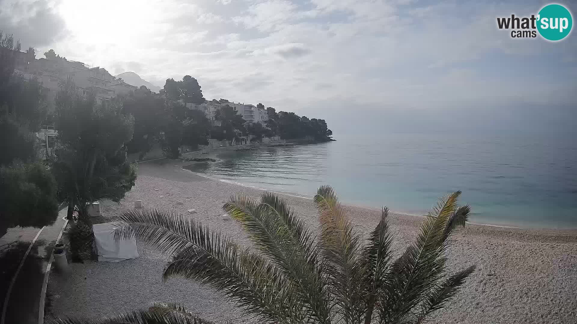 Web kamera Plaža Lučica Brela – Pogled uživo na jadransku obalu