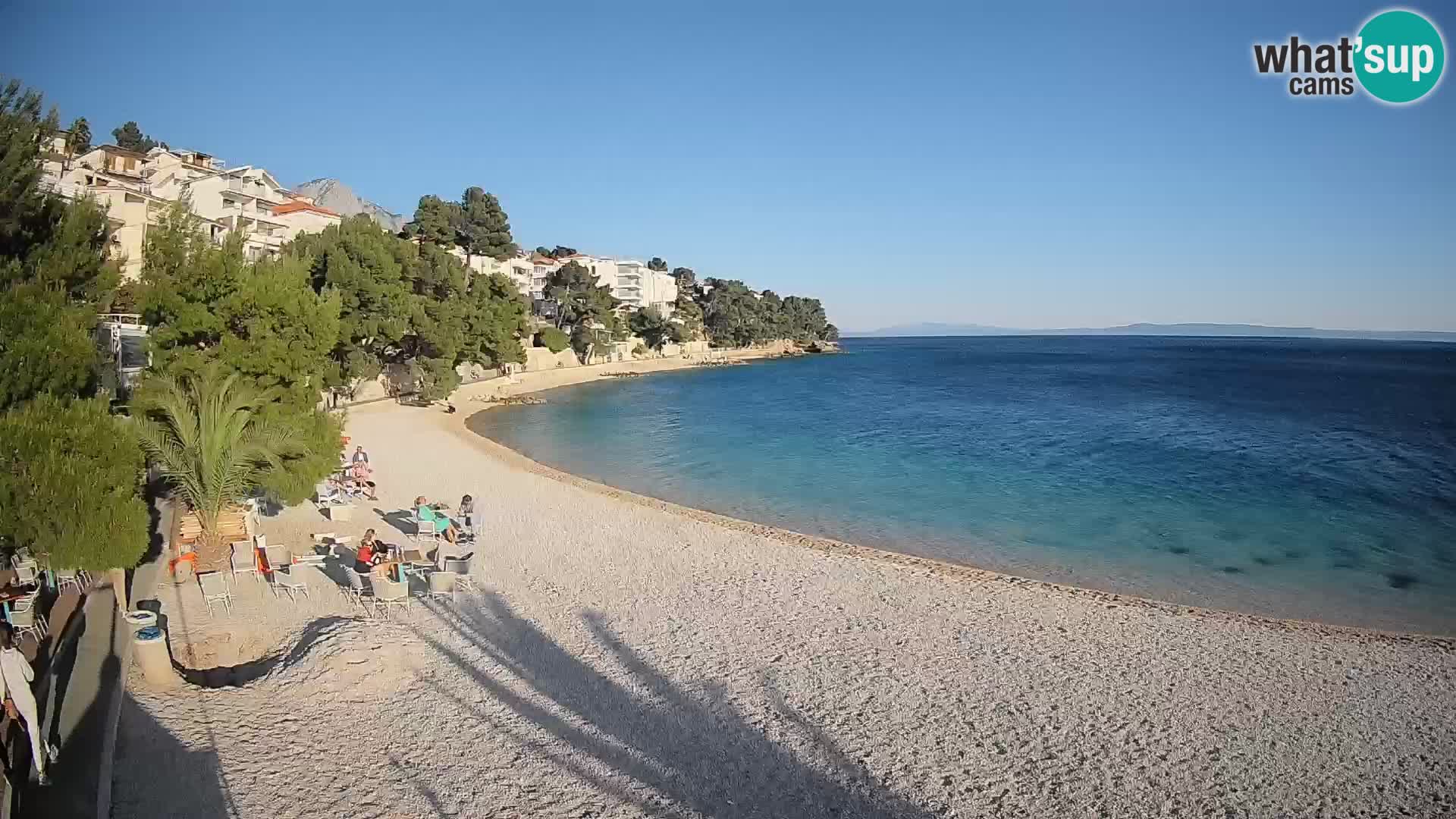 Spletna kamera Plaža Lučica Brela – Pogled v živo na Jadransko obalo