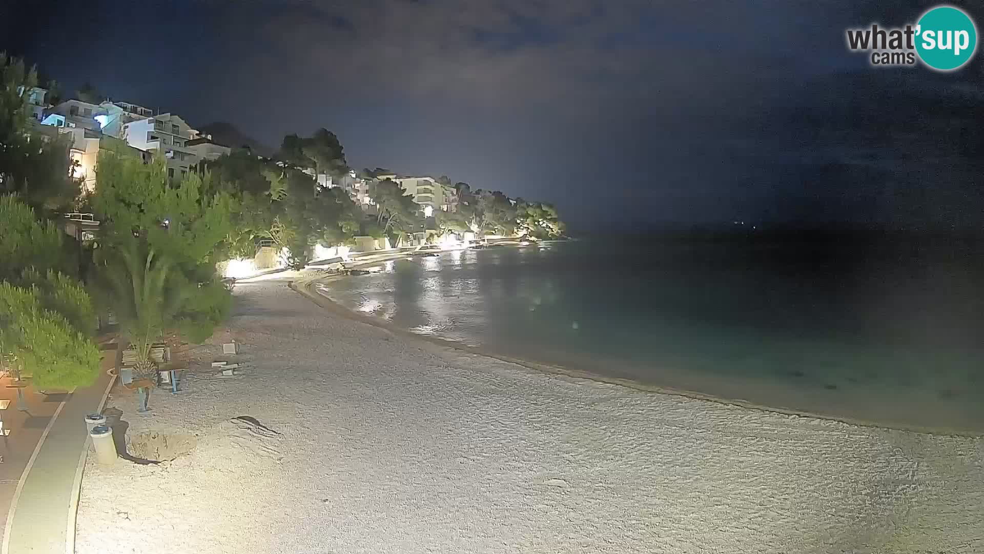 Spletna kamera Plaža Lučica Brela – Pogled v živo na Jadransko obalo