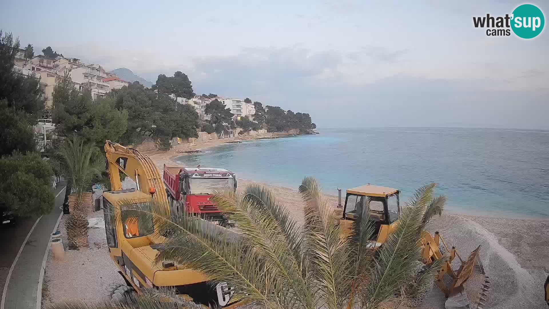 Web kamera Plaža Lučica Brela – Pogled uživo na jadransku obalu