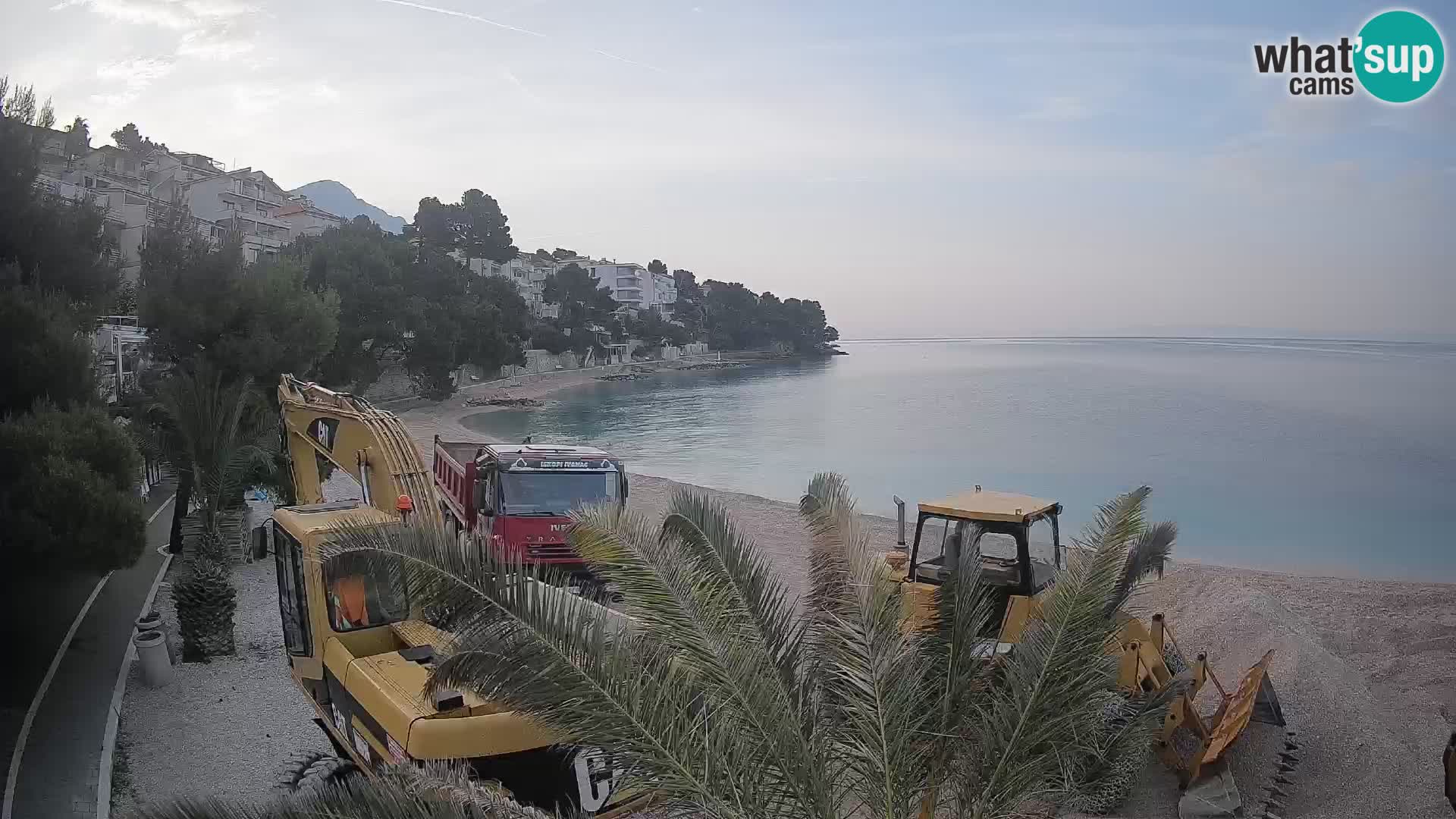 Web kamera Plaža Lučica Brela – Pogled uživo na jadransku obalu