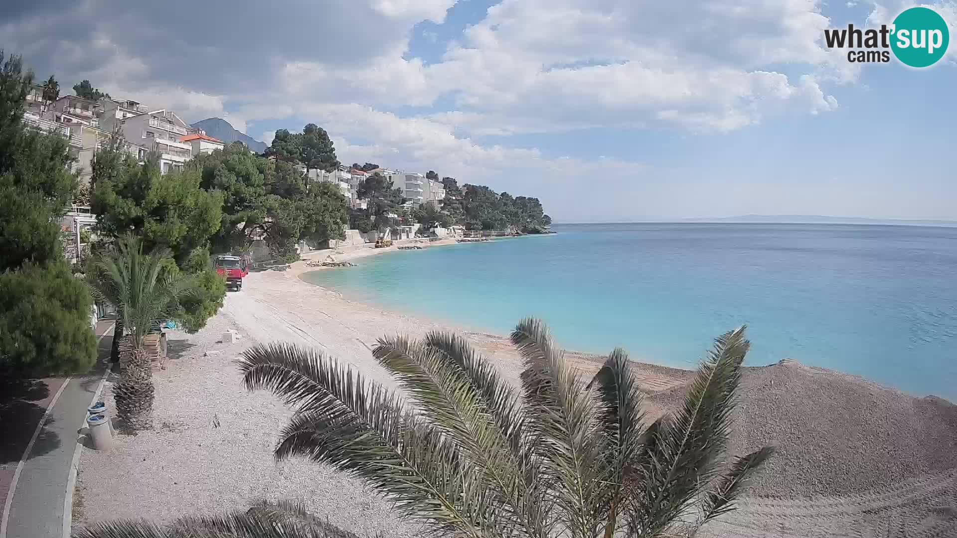 Web kamera Plaža Lučica Brela – Pogled uživo na jadransku obalu