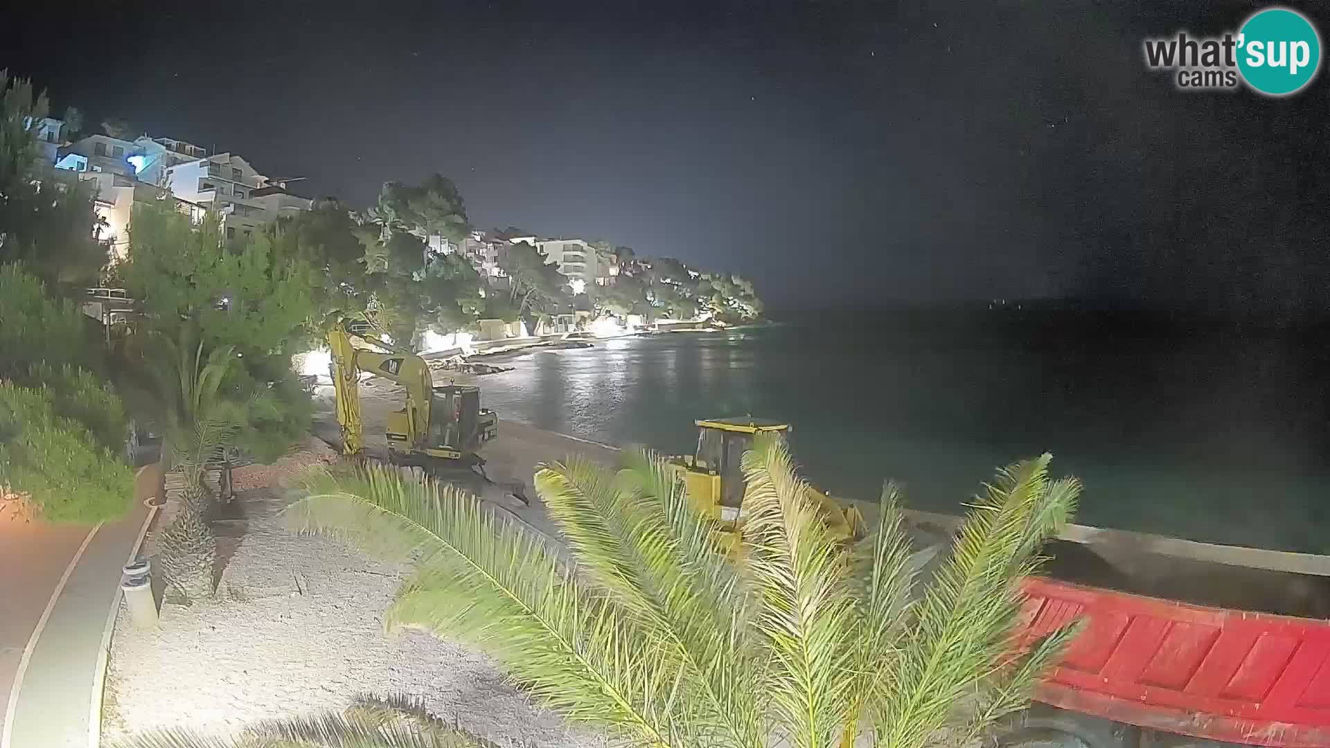 Web kamera Plaža Lučica Brela – Pogled uživo na jadransku obalu