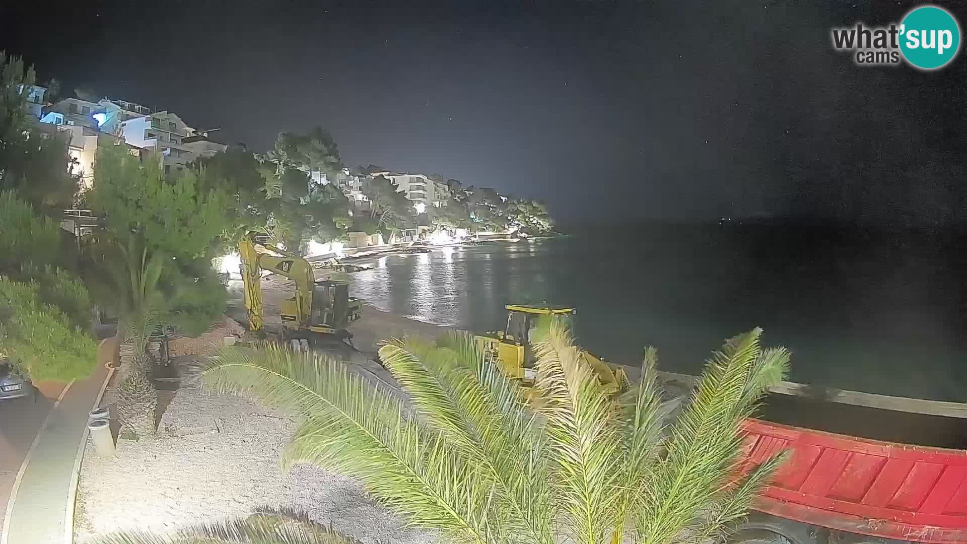 Web kamera Plaža Lučica Brela – Pogled uživo na jadransku obalu