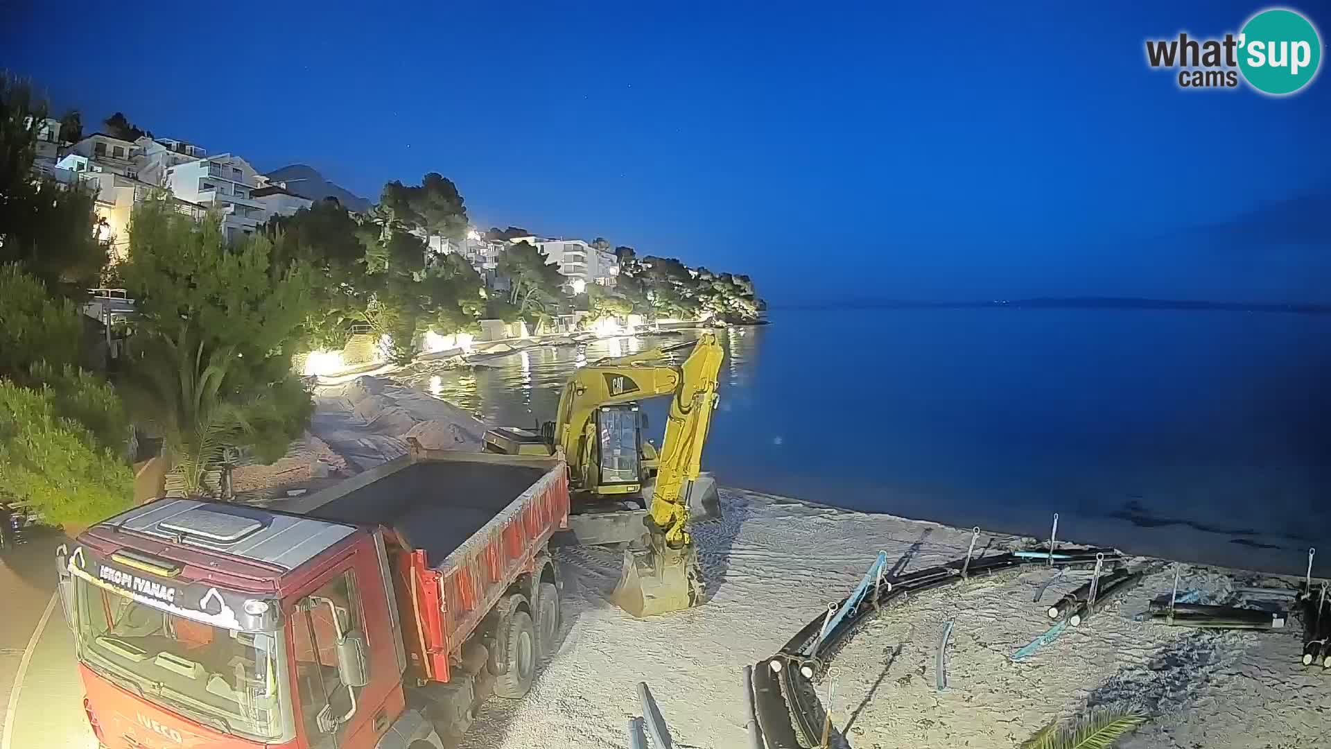 Web kamera Plaža Lučica Brela – Pogled uživo na jadransku obalu