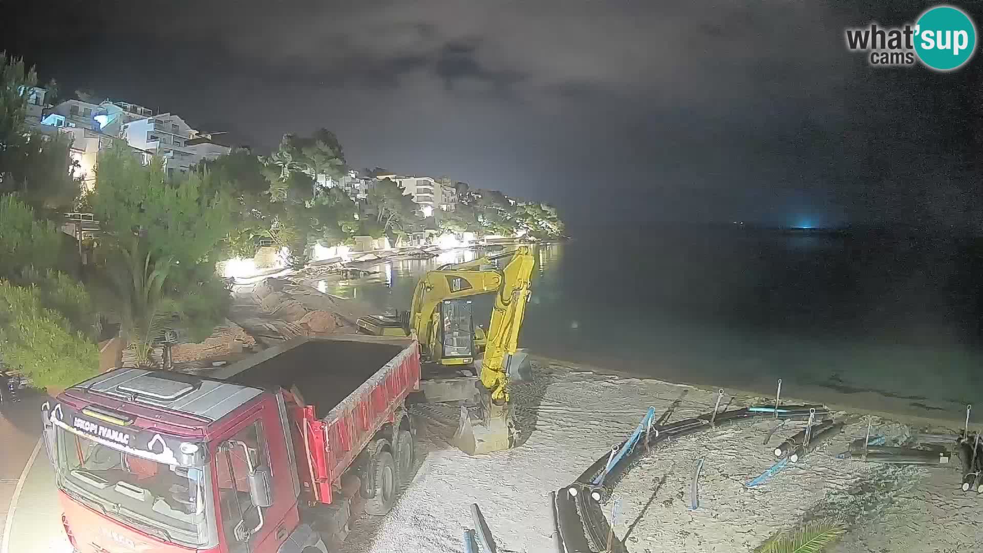 Web kamera Plaža Lučica Brela – Pogled uživo na jadransku obalu