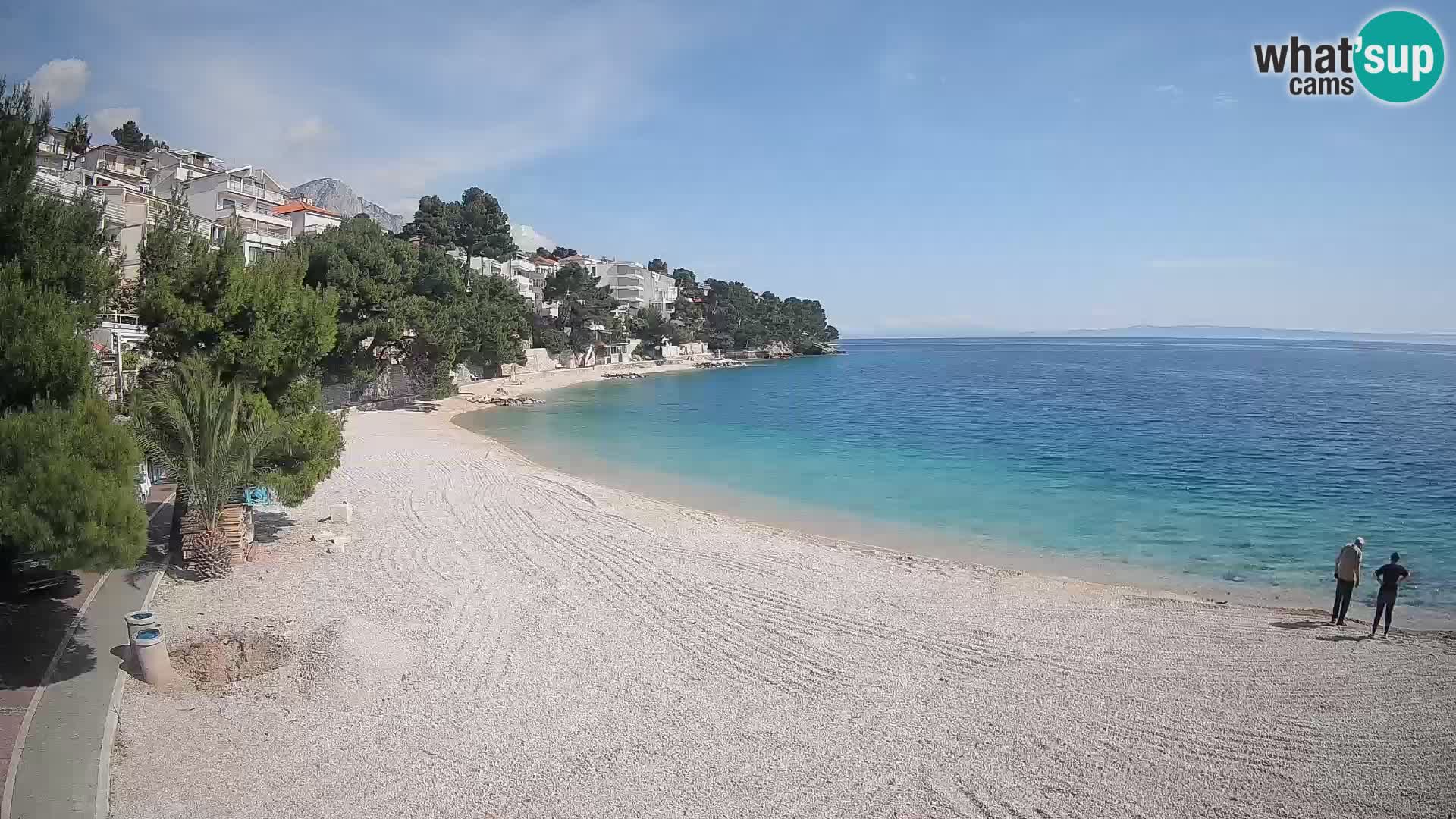 Spletna kamera Plaža Lučica Brela – Pogled v živo na Jadransko obalo