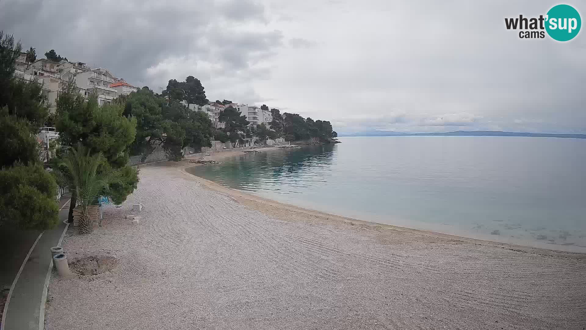 Spletna kamera Plaža Lučica Brela – Pogled v živo na Jadransko obalo