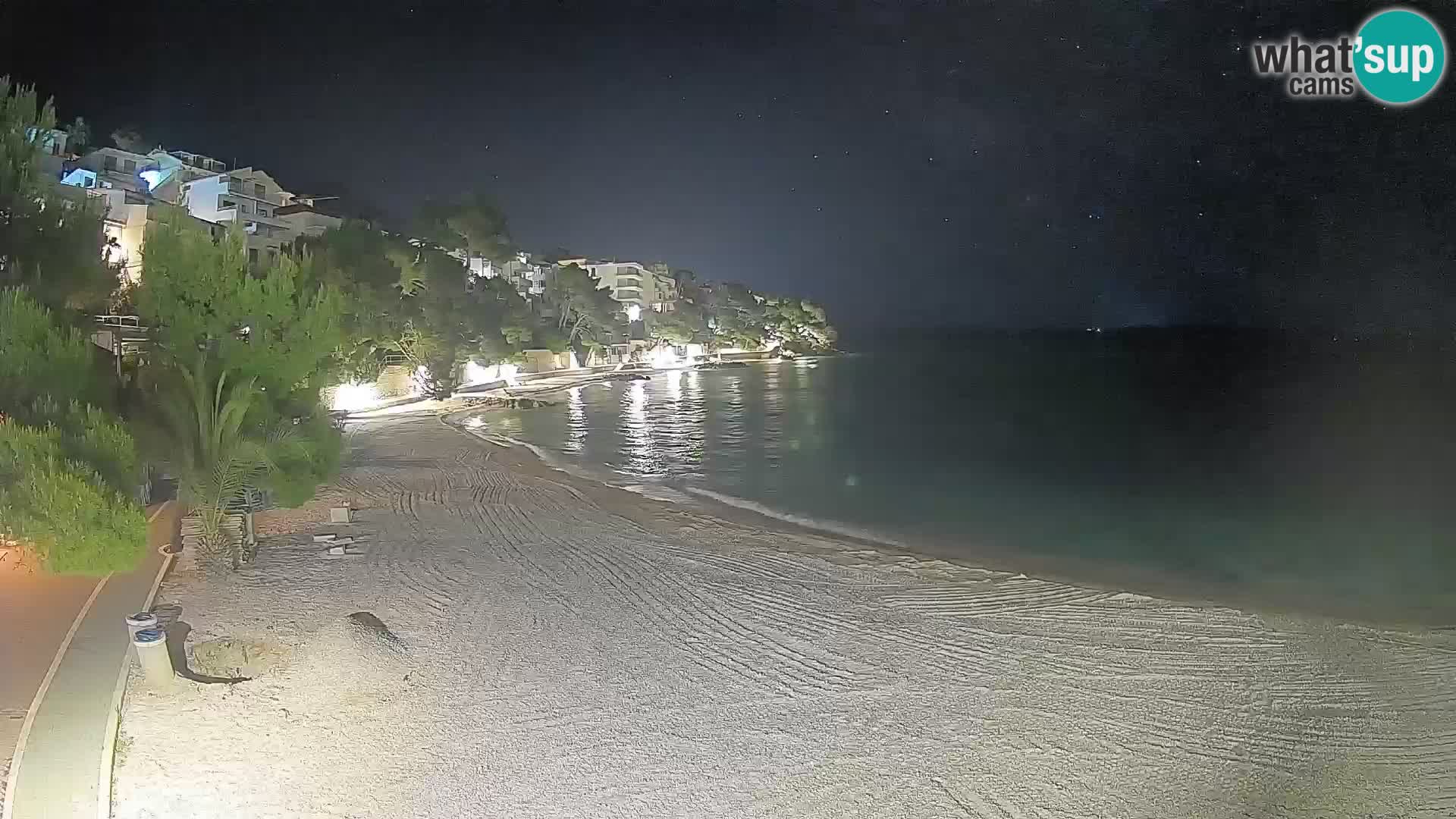 Spletna kamera Plaža Lučica Brela – Pogled v živo na Jadransko obalo