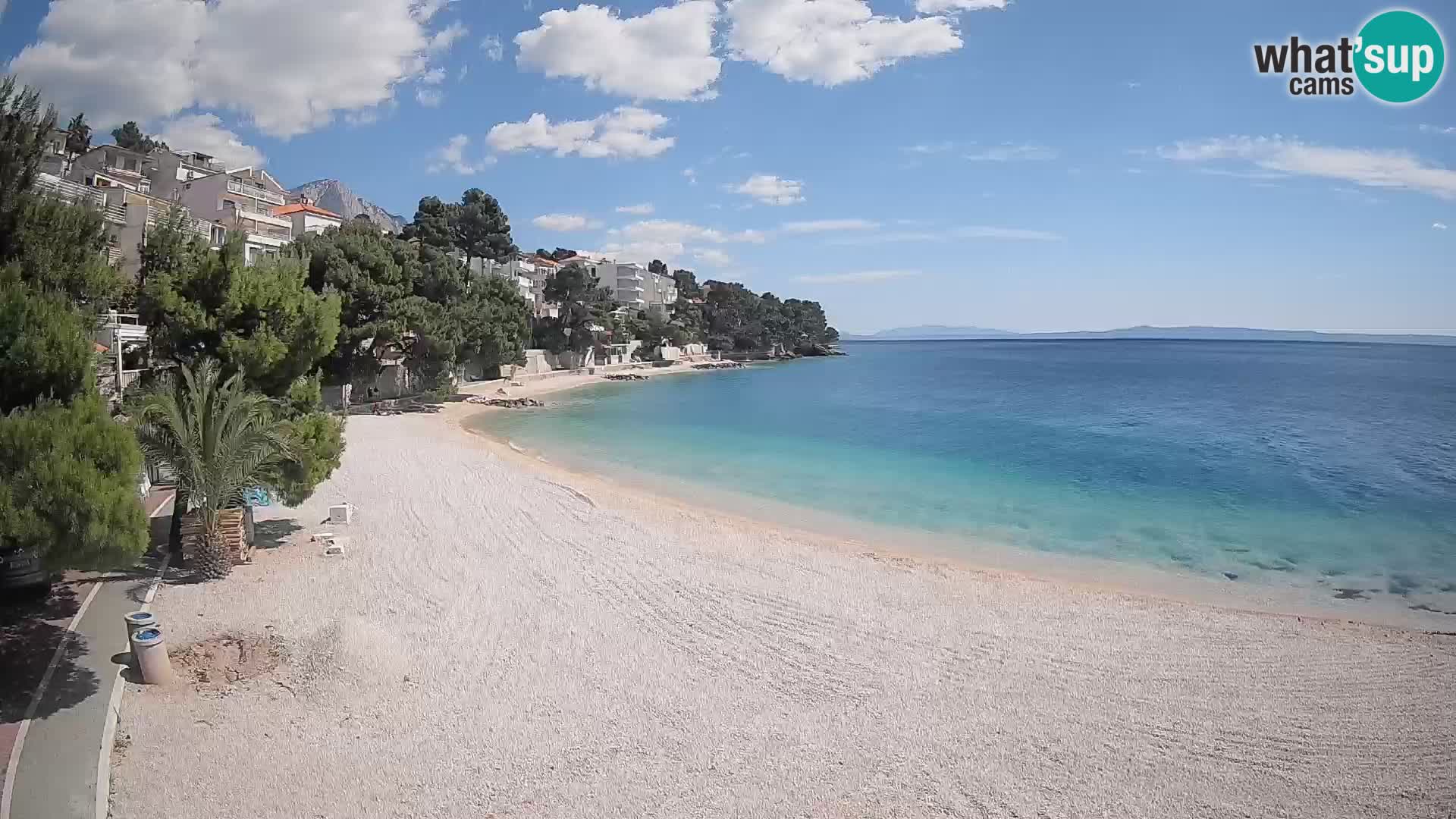 Web kamera Plaža Lučica Brela – Pogled uživo na jadransku obalu