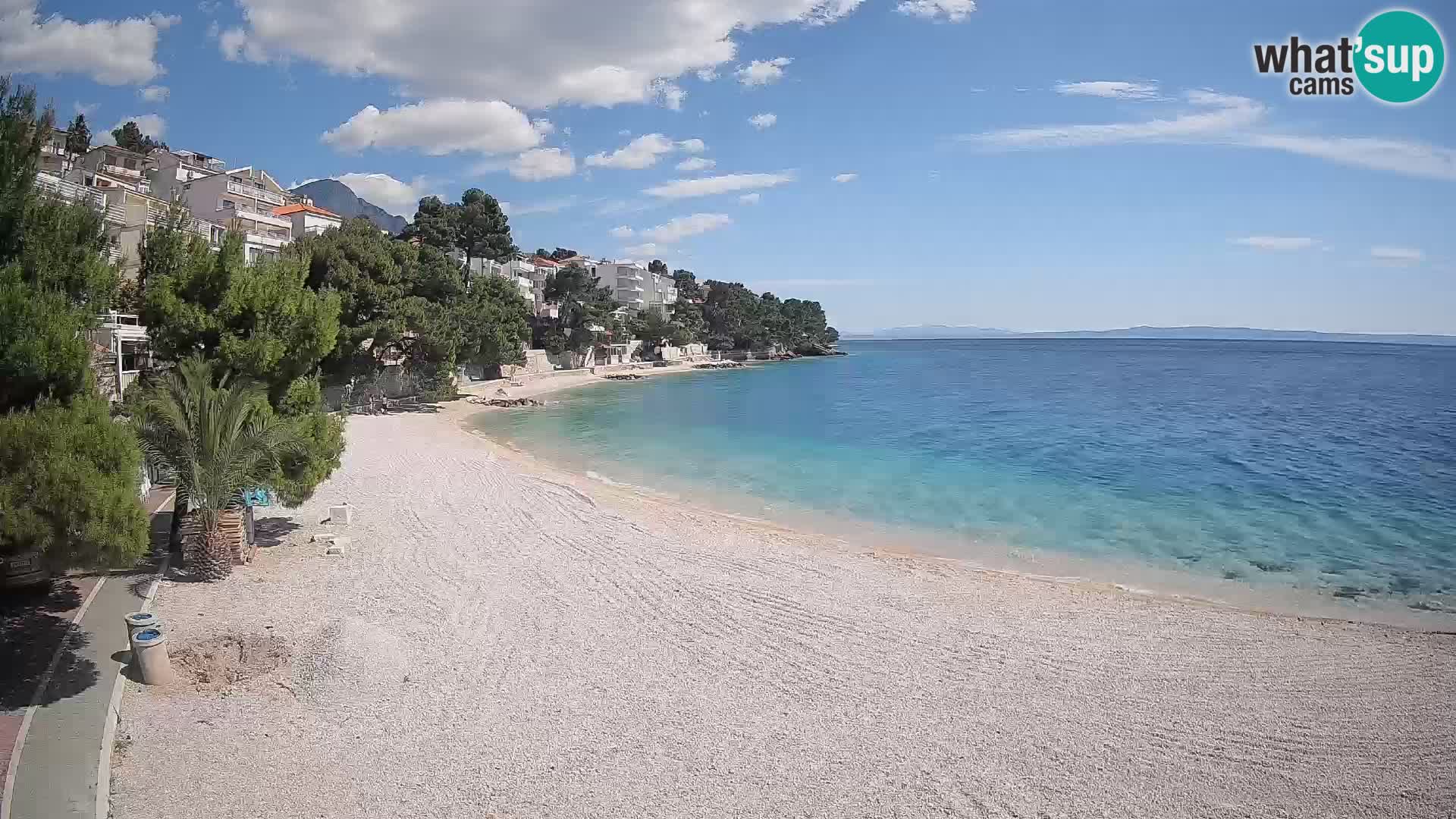Spletna kamera Plaža Lučica Brela – Pogled v živo na Jadransko obalo