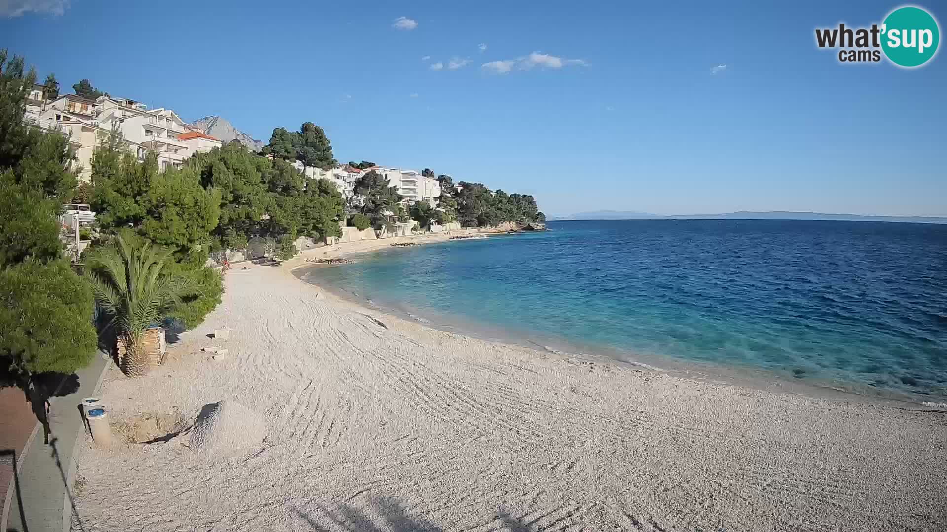 Web kamera Plaža Lučica Brela – Pogled uživo na jadransku obalu