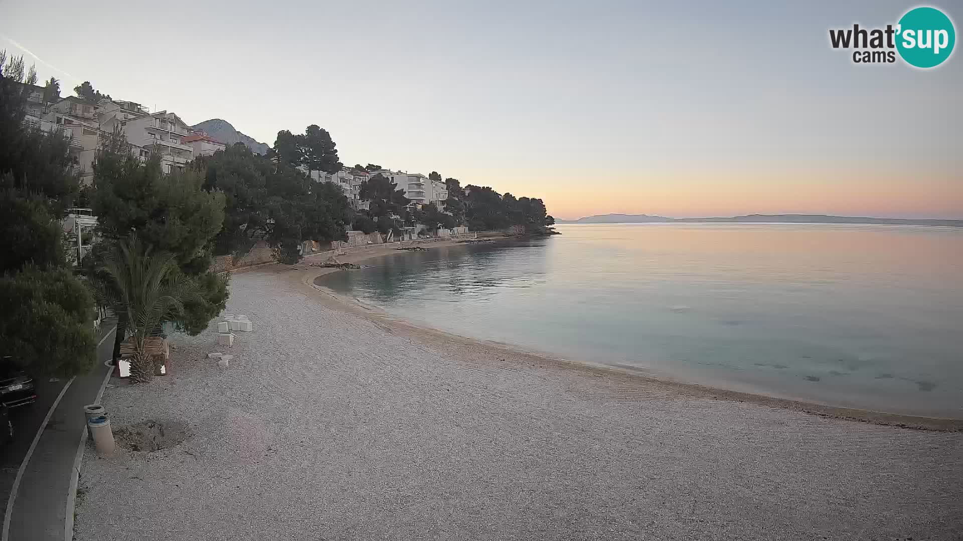 Web kamera Plaža Lučica Brela – Pogled uživo na jadransku obalu