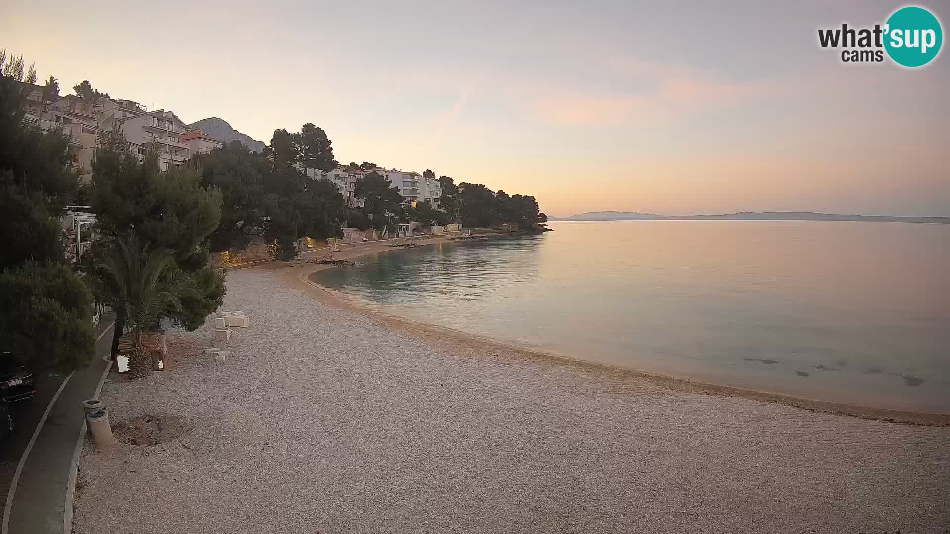 Web kamera Plaža Lučica Brela – Pogled uživo na jadransku obalu