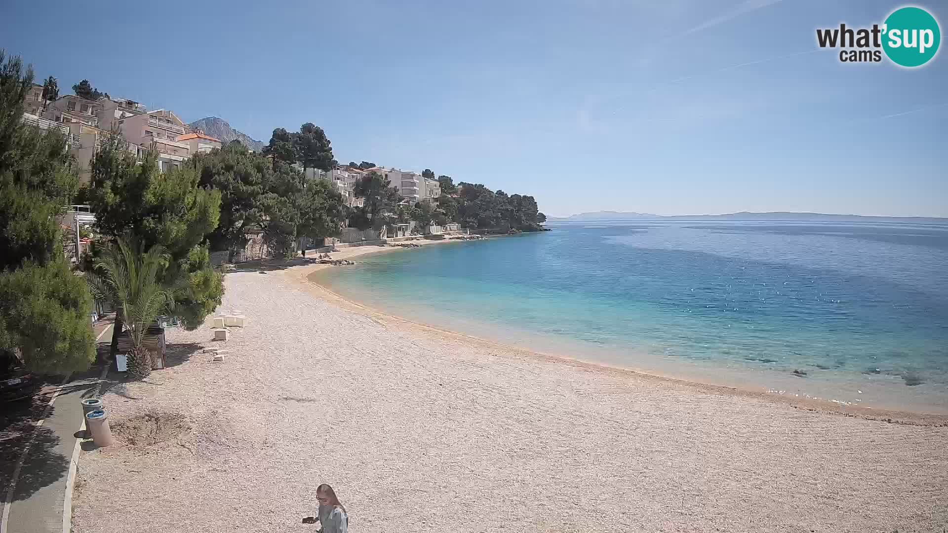 Spletna kamera Plaža Lučica Brela – Pogled v živo na Jadransko obalo