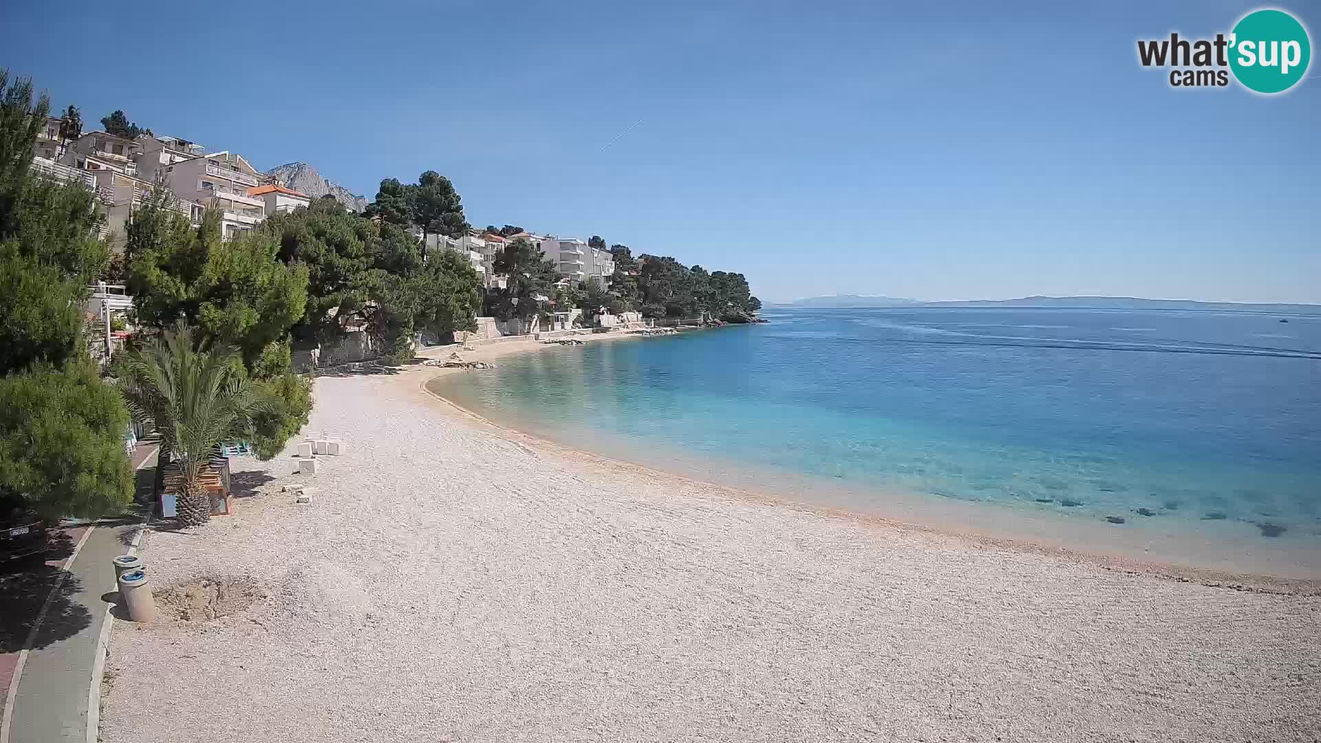 Spletna kamera Plaža Lučica Brela – Pogled v živo na Jadransko obalo