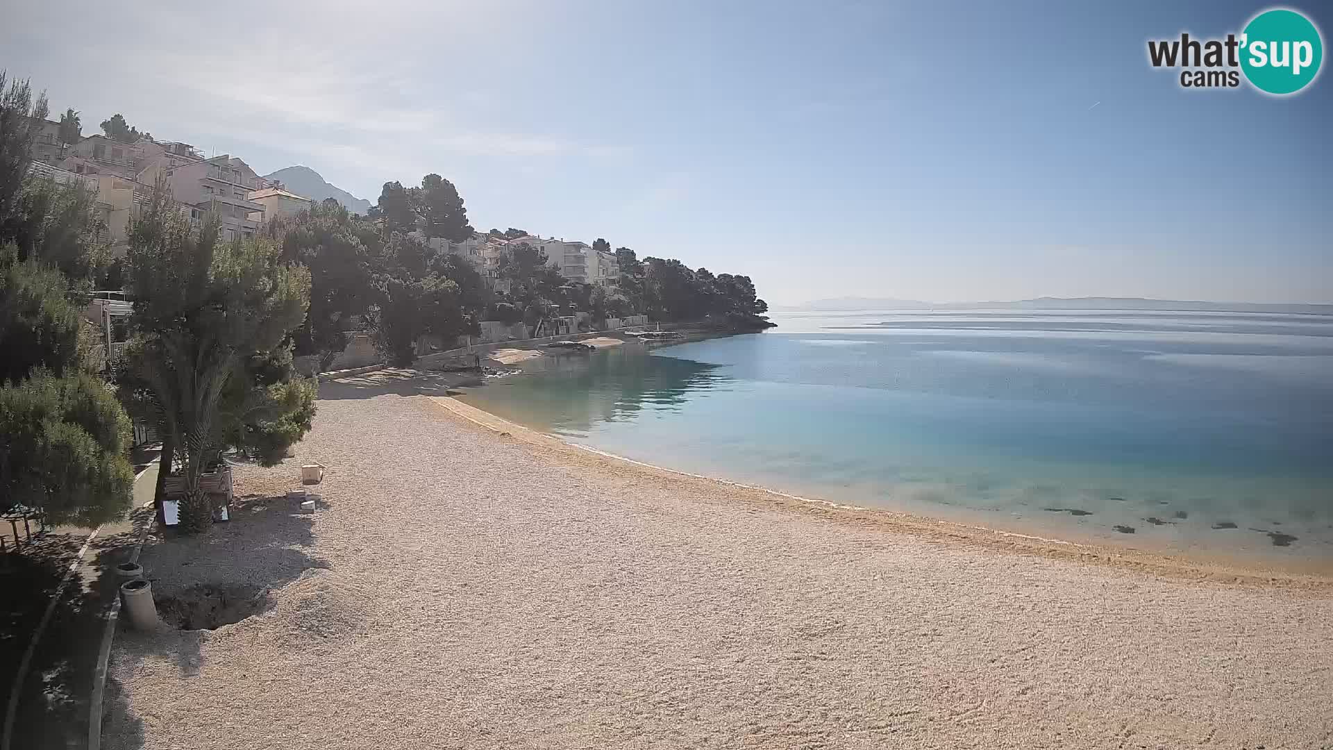 Spletna kamera Plaža Lučica Brela – Pogled v živo na Jadransko obalo