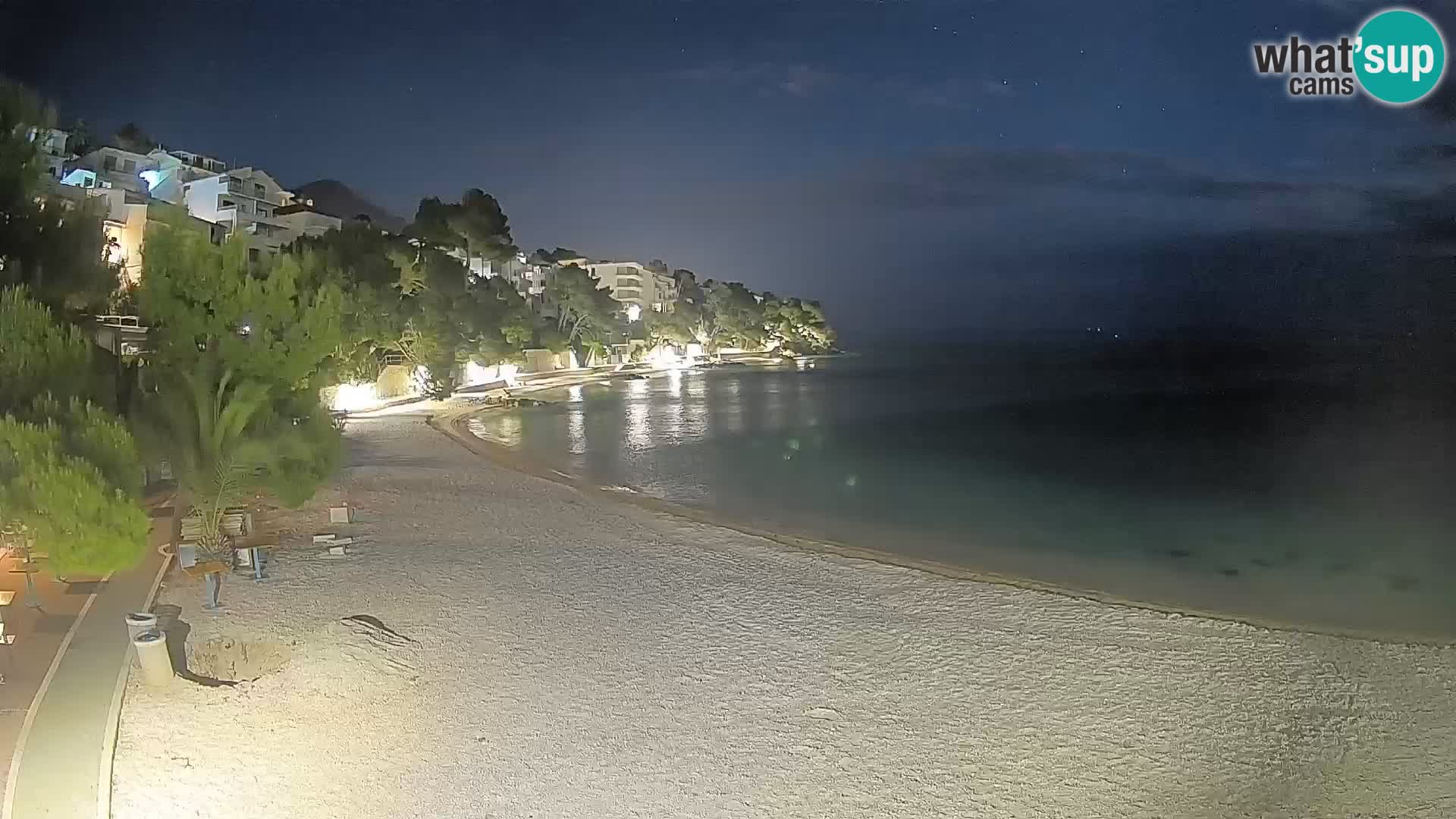 Spletna kamera Plaža Lučica Brela – Pogled v živo na Jadransko obalo