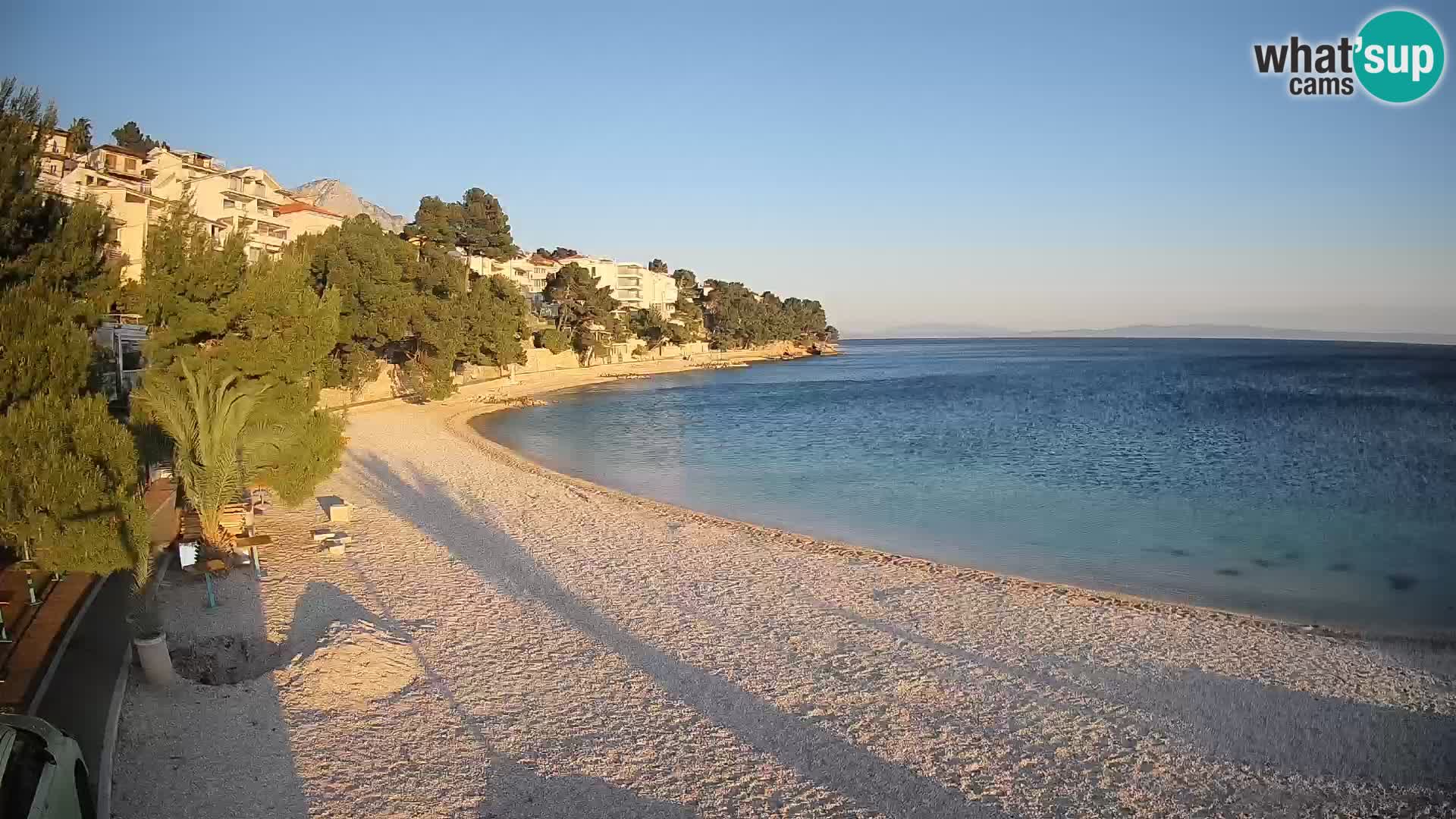 Spletna kamera Plaža Lučica Brela – Pogled v živo na Jadransko obalo