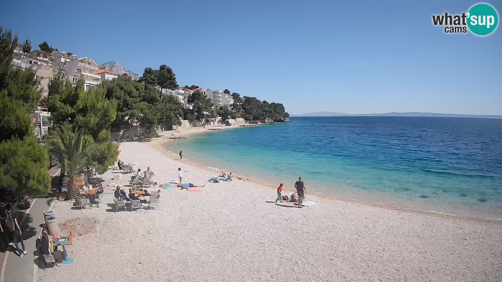 Web kamera Plaža Lučica Brela – Pogled uživo na jadransku obalu