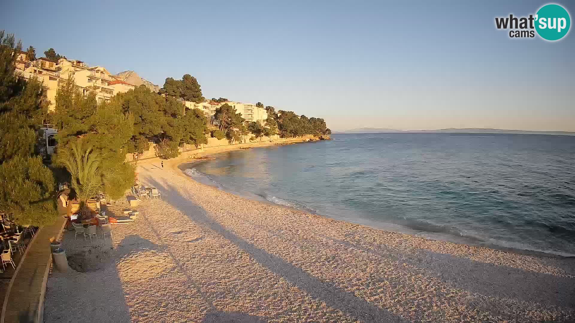 Spletna kamera Plaža Lučica Brela – Pogled v živo na Jadransko obalo