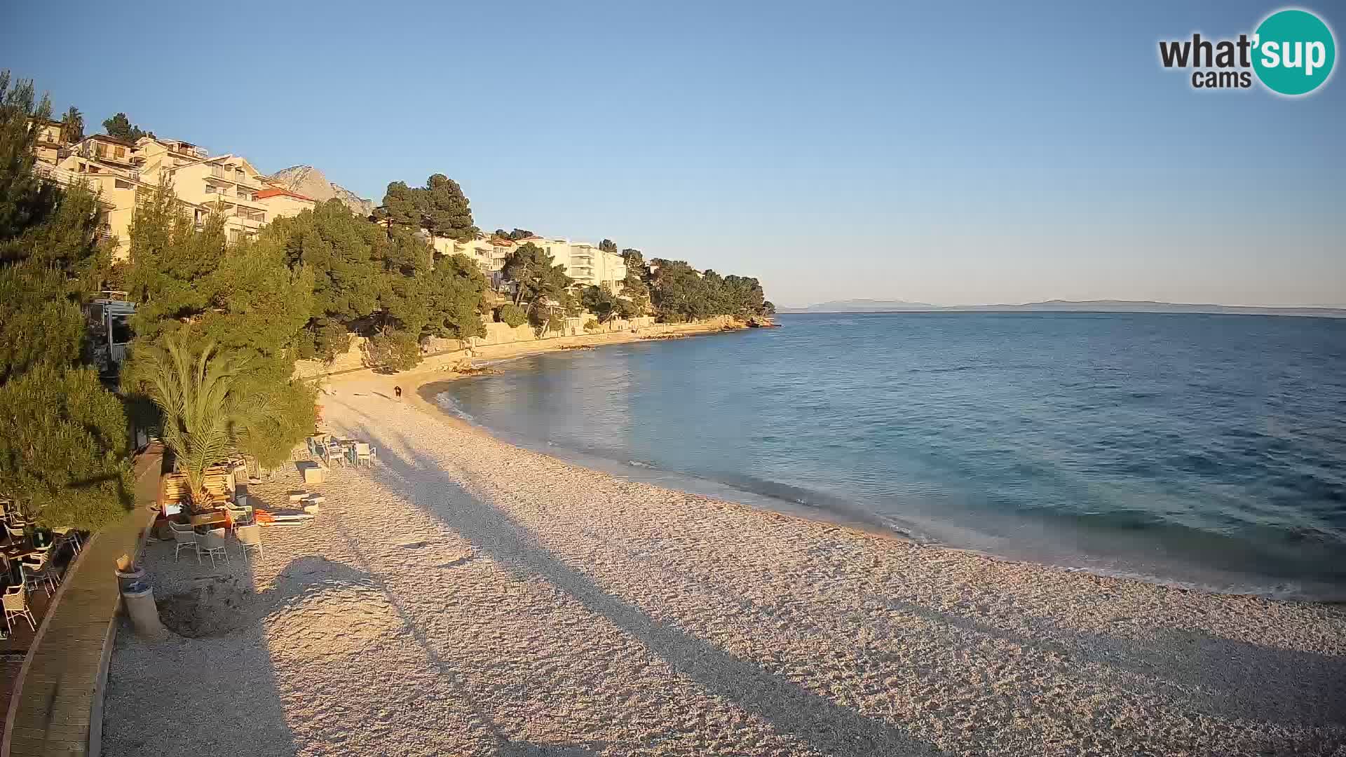 Web kamera Plaža Lučica Brela – Pogled uživo na jadransku obalu