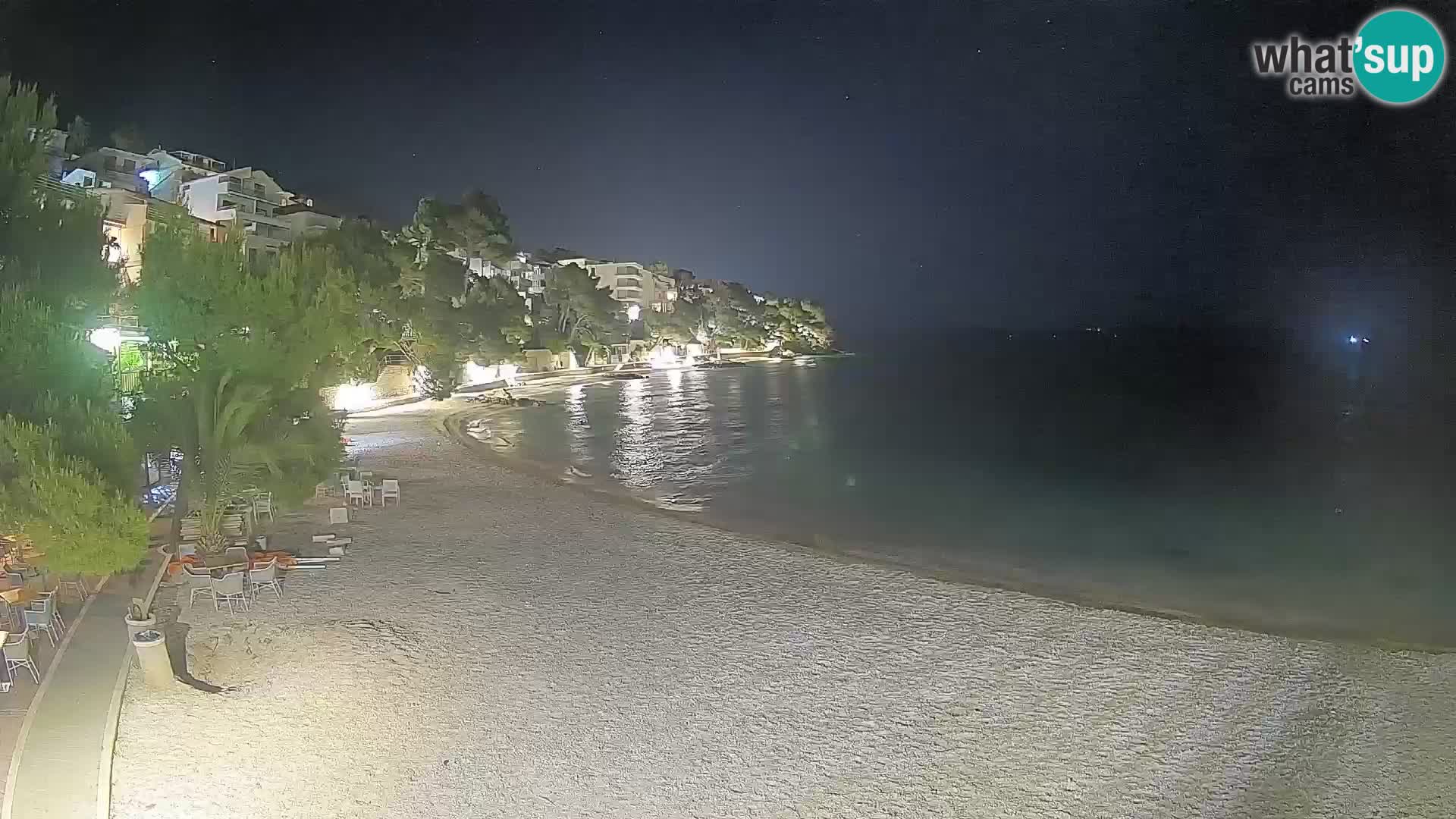 Spletna kamera Plaža Lučica Brela – Pogled v živo na Jadransko obalo